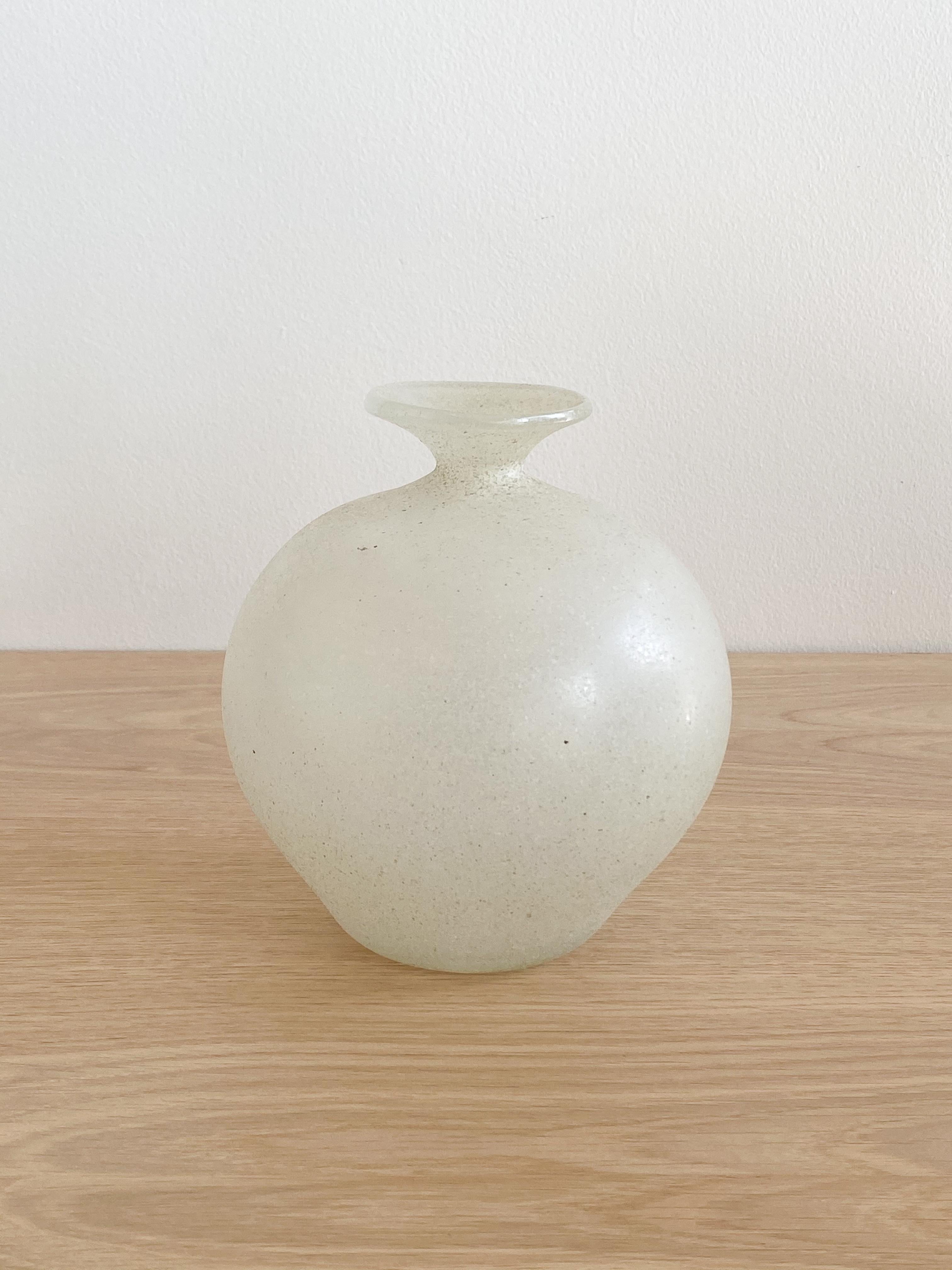 Italian Scavo Style Bud Vase In Good Condition In Los Angeles, CA
