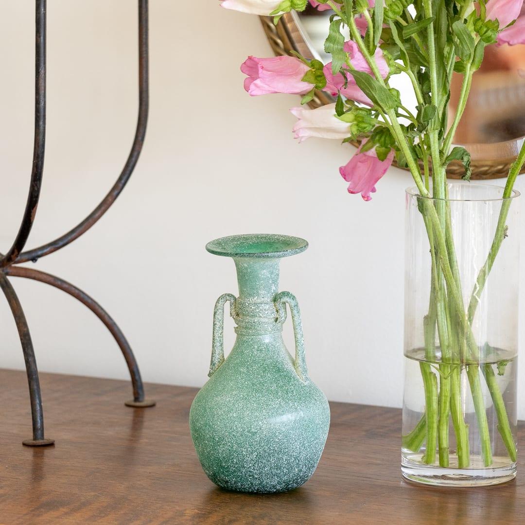 Italian Scavo Style Vase In Good Condition In Los Angeles, CA
