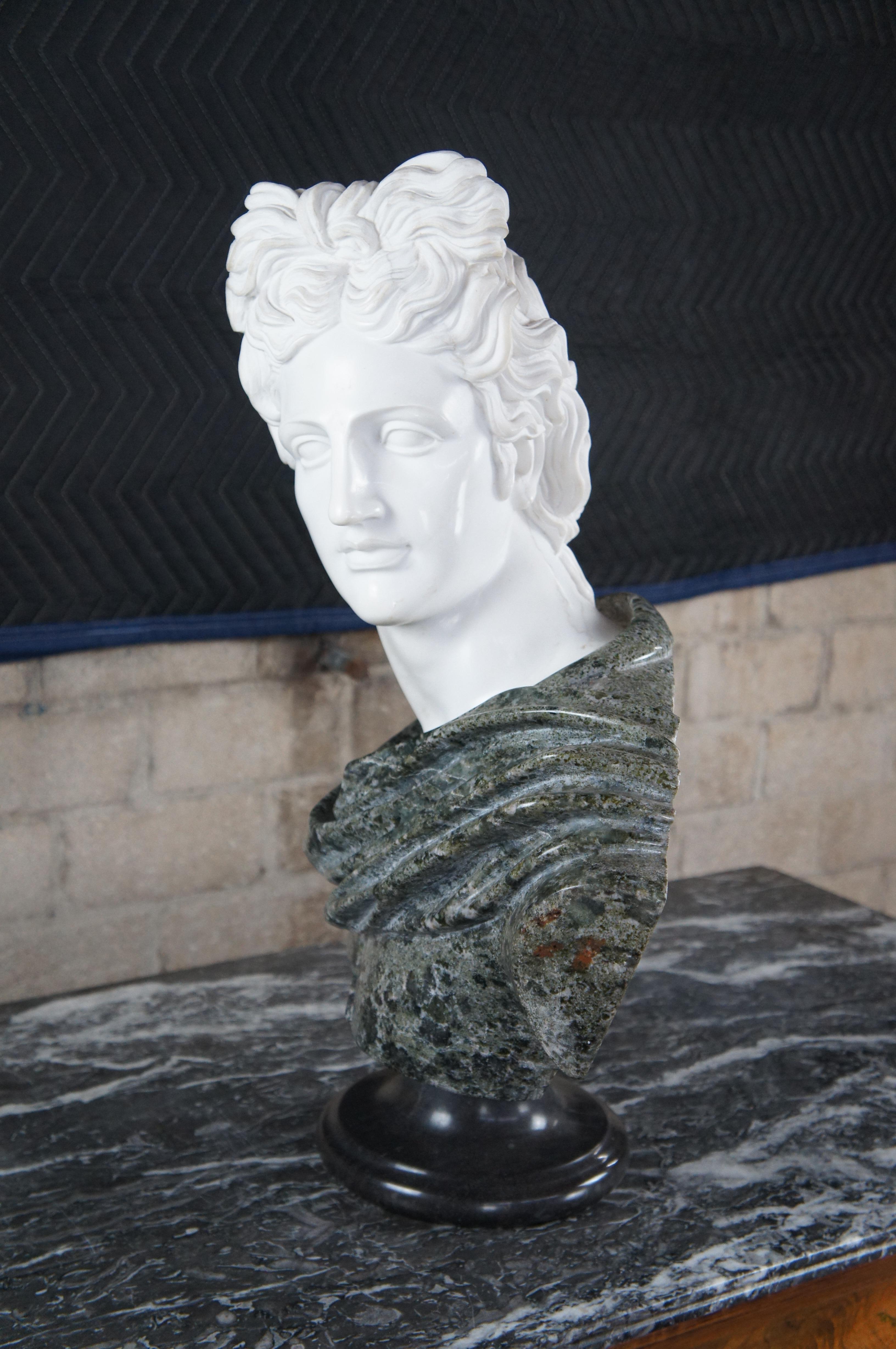 Ecole Italienne Sculpture en Marbre Sculpture d'épaule Apollo 25