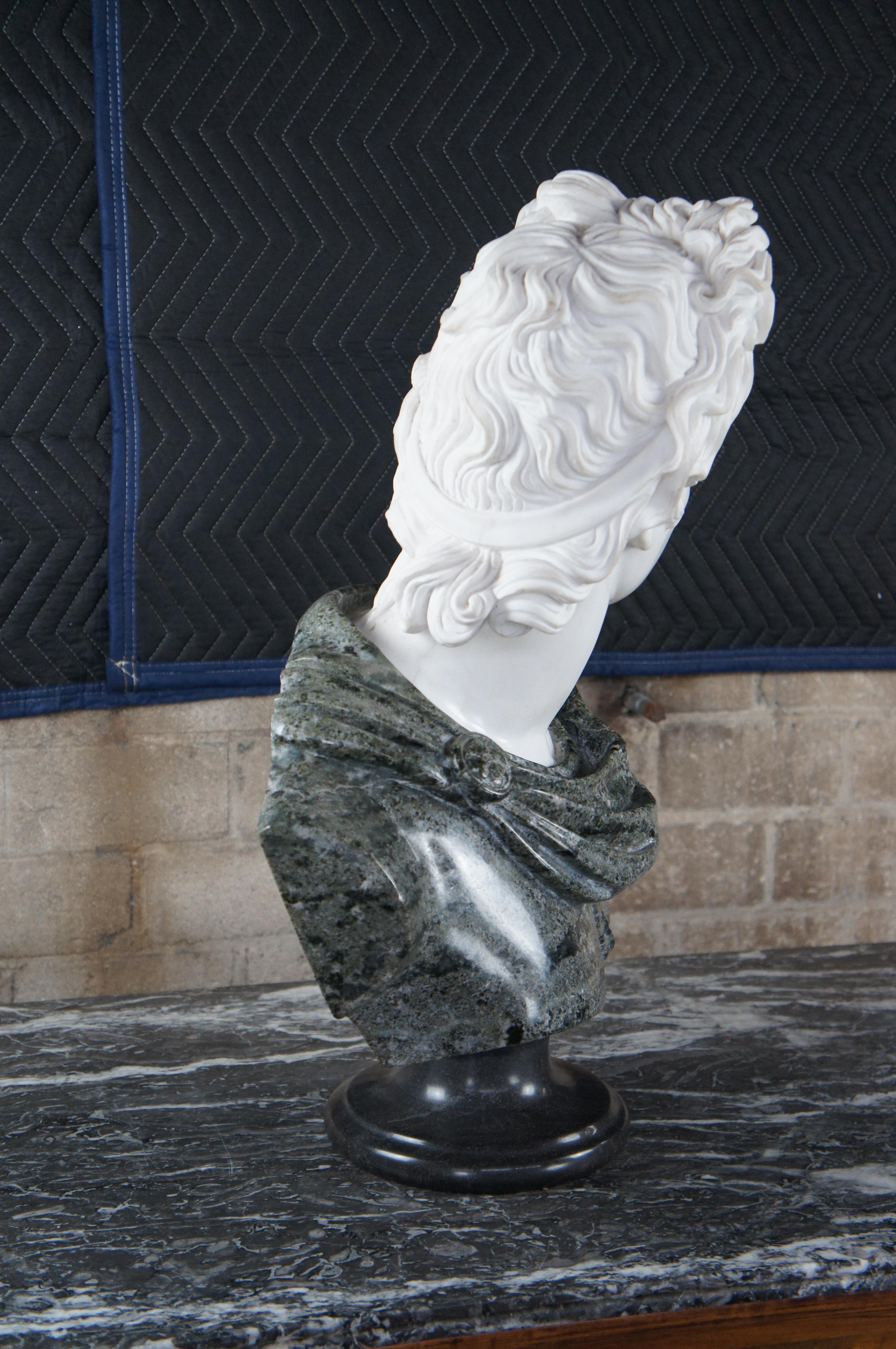 Ecole Italienne Sculpture en Marbre Sculpture d'épaule Apollo 25