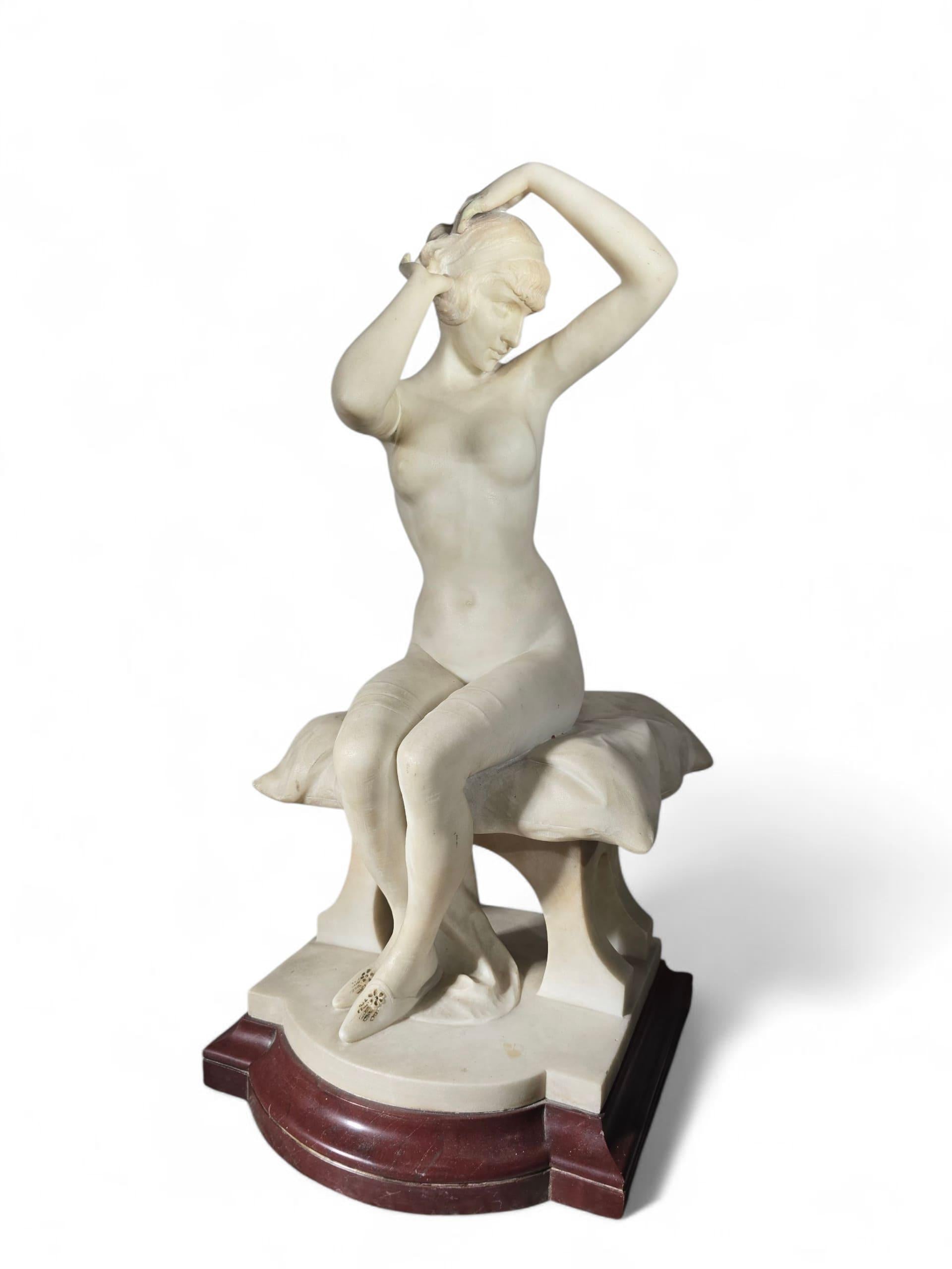 Scuola italiana, primo quarto del XX secolo. Scultura in marmo bianco scolpito in vendita 10