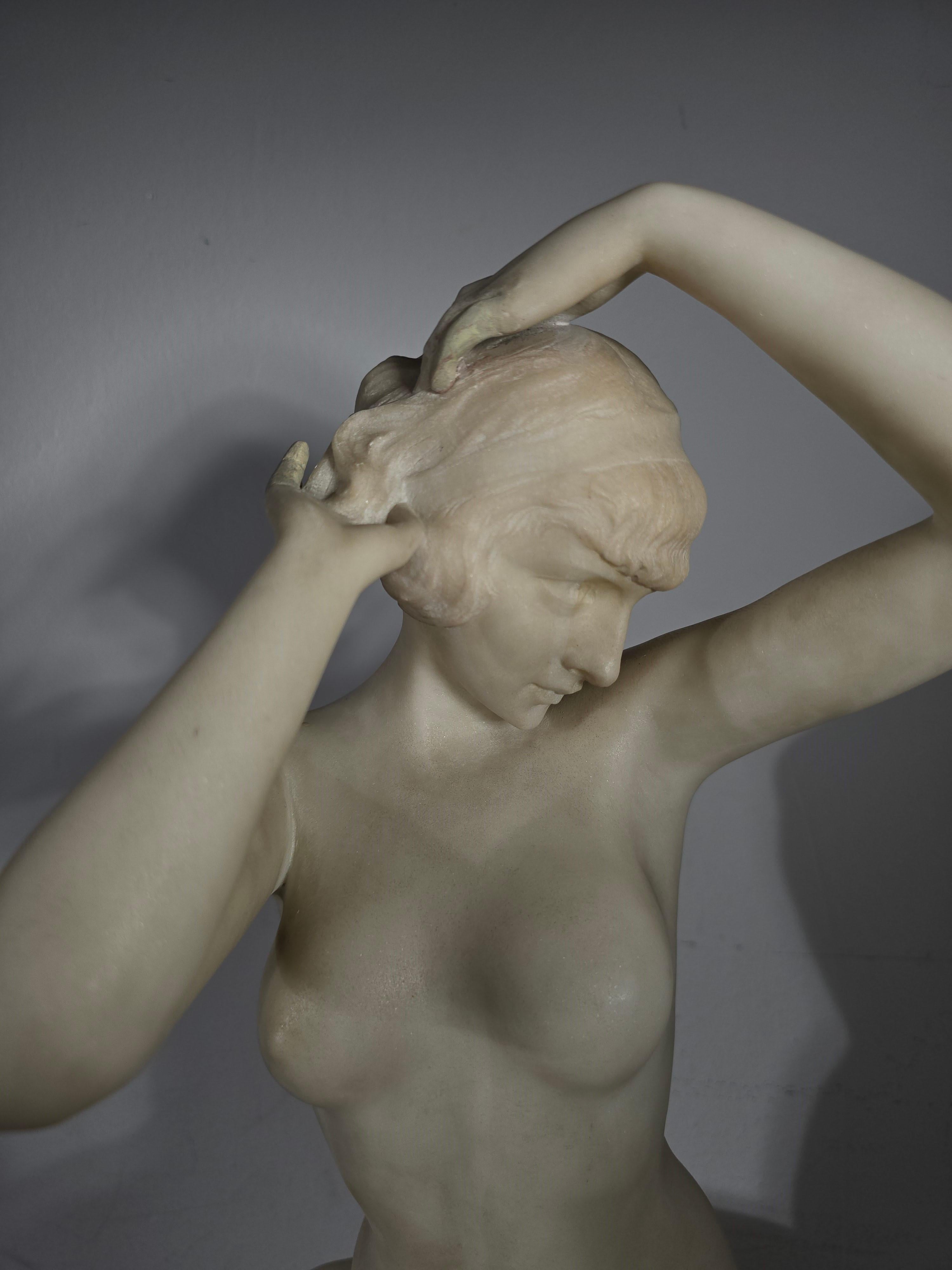 Scuola italiana, primo quarto del XX secolo. Scultura in marmo bianco scolpito in vendita 11