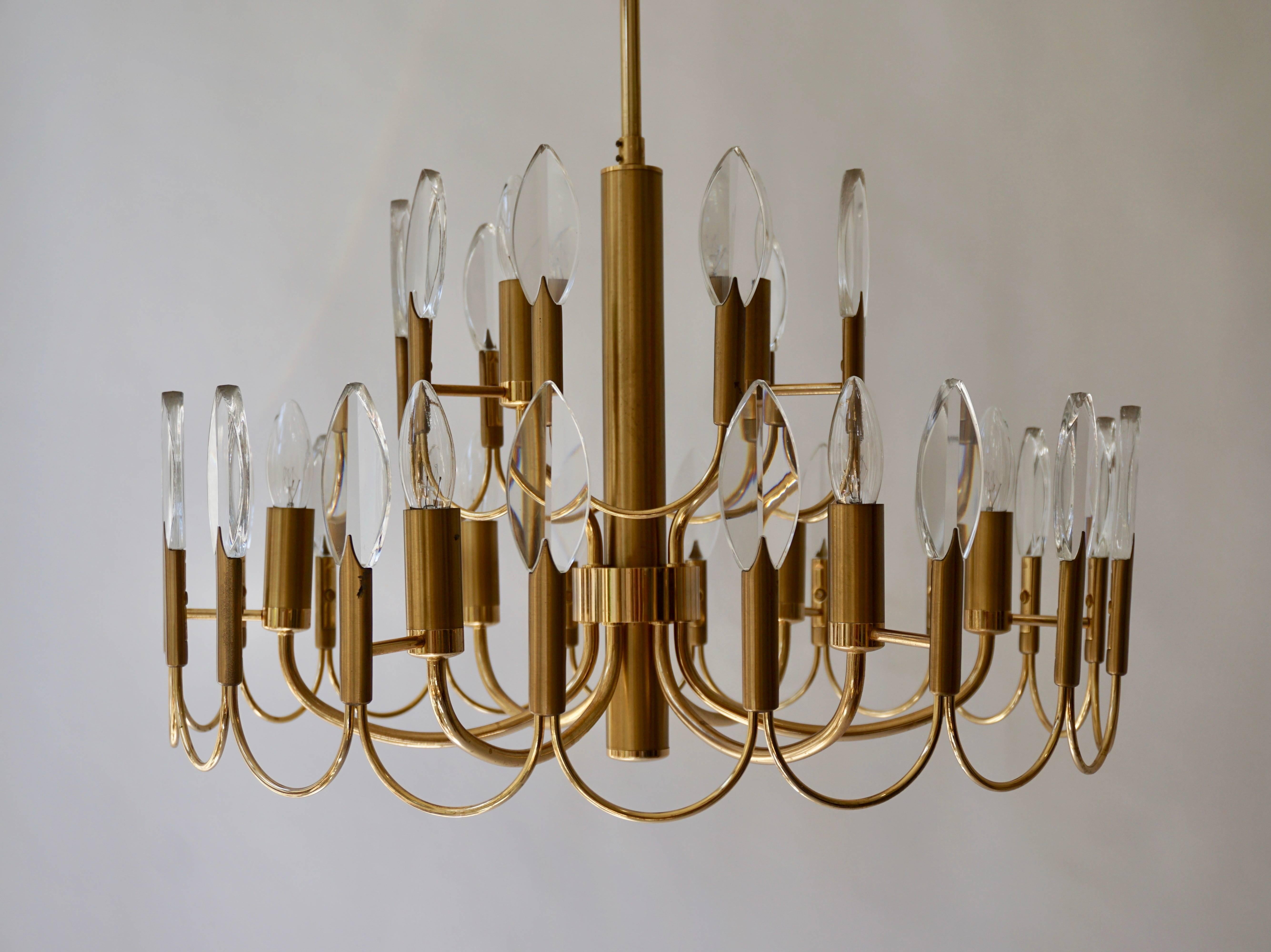 Italian Sciolari Chandelier in Brass For Sale 1