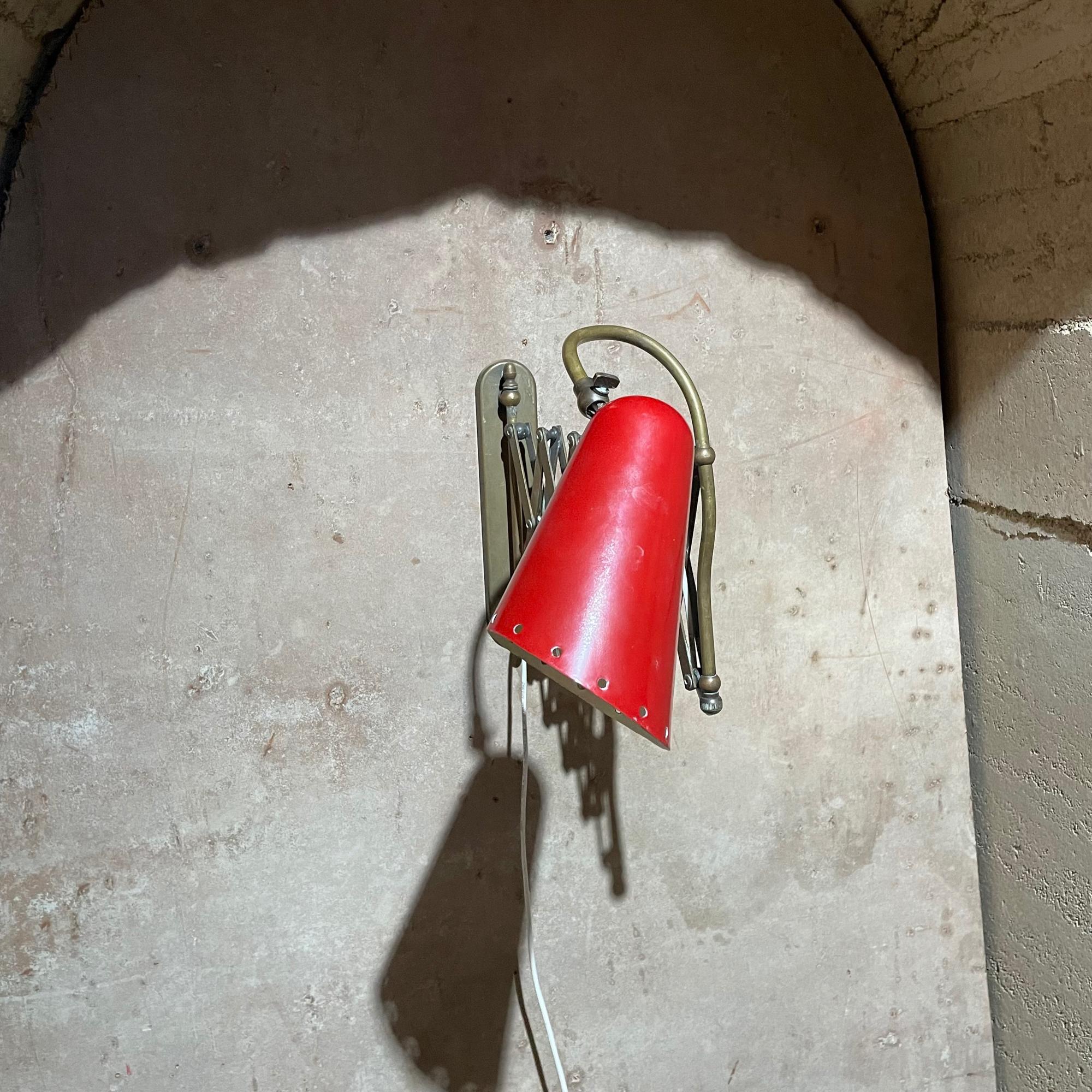 1950s Italian Wall Sconce Red Scissor Lamp Patinated Brass Italy For Sale 3