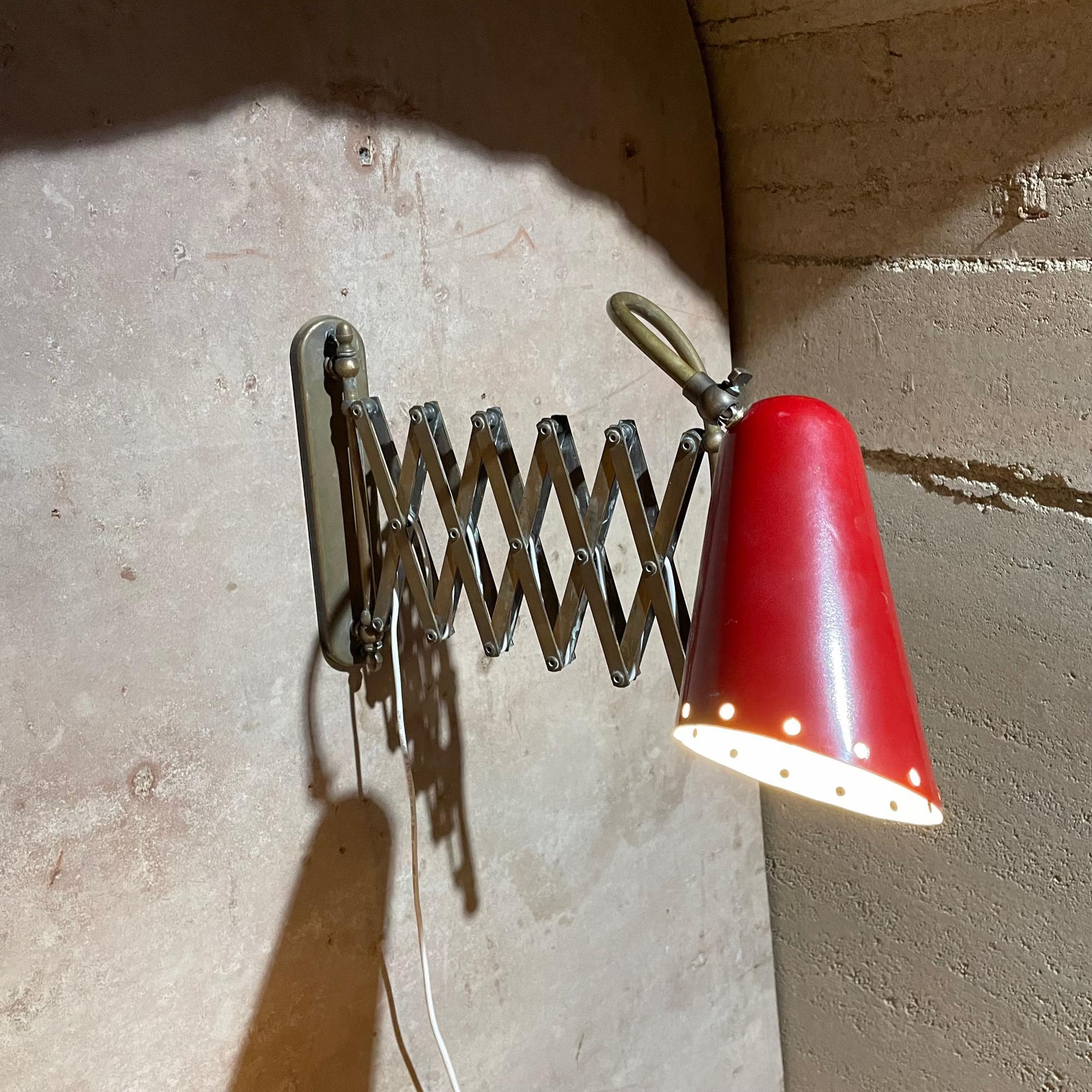 1950s Italian Wall Sconce Red Scissor Lamp Patinated Brass Italy For Sale 5