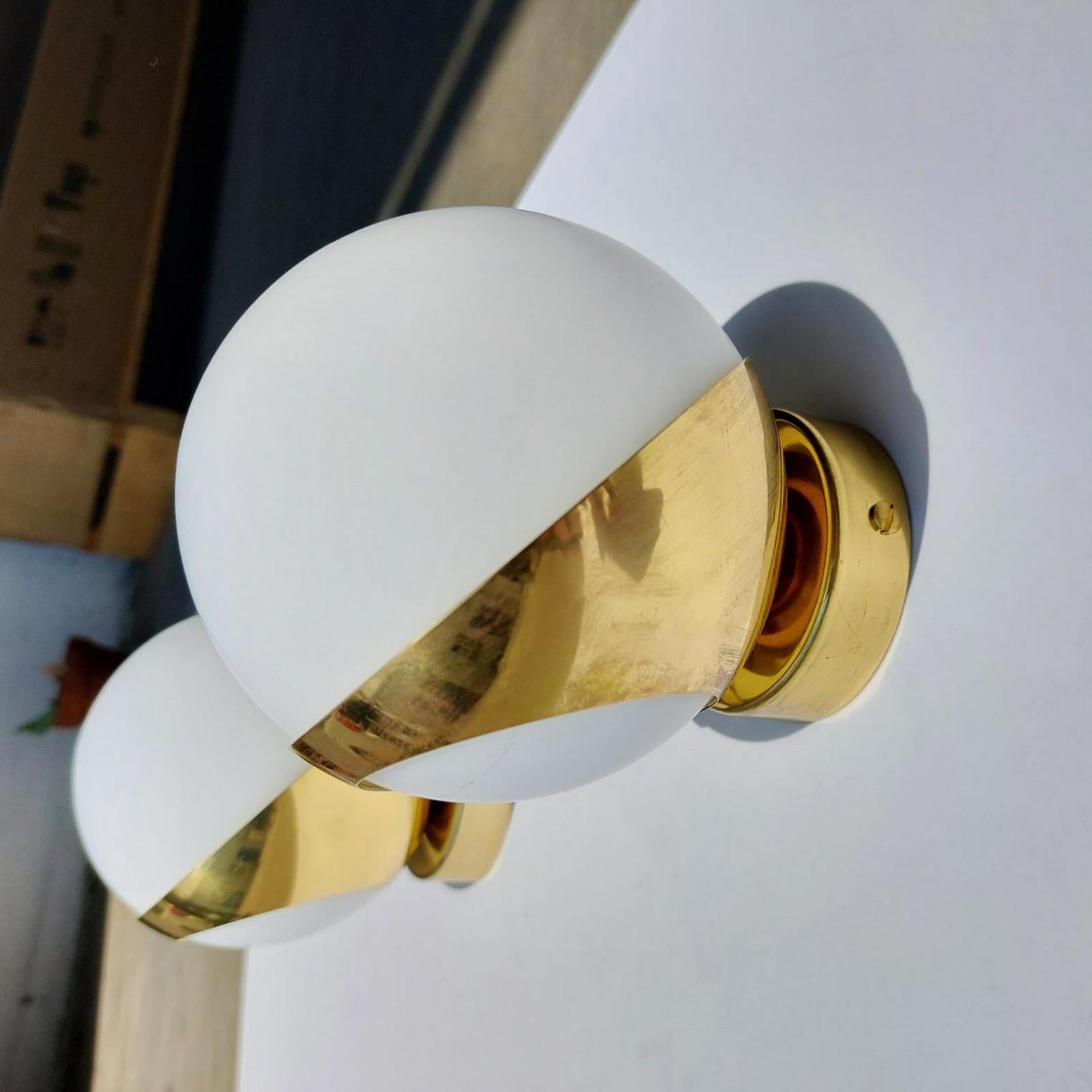 Mid-Century Modern Italian Sconces Stilnovo Style, Brass and 20 cm Diam Glass, Mid-Century Design For Sale