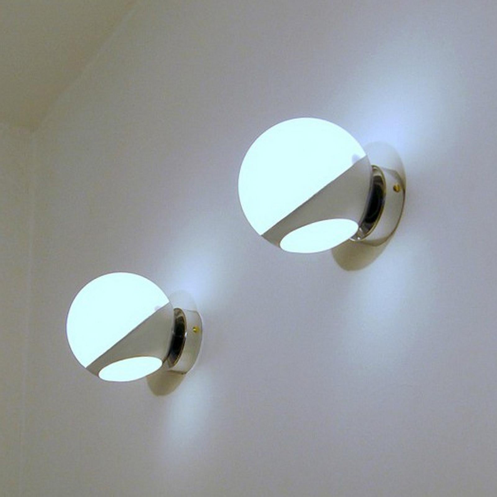 Italian Sconces Stilnovo Style, Brass and 20 cm Diam Glass, Mid-Century Design For Sale 4