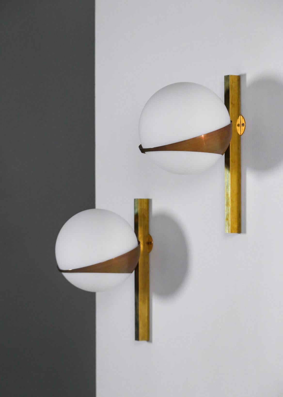 Mid-Century Modern Italian Sconces, Stilnovo Style Design Midcentury, Opaline and Brass For Sale