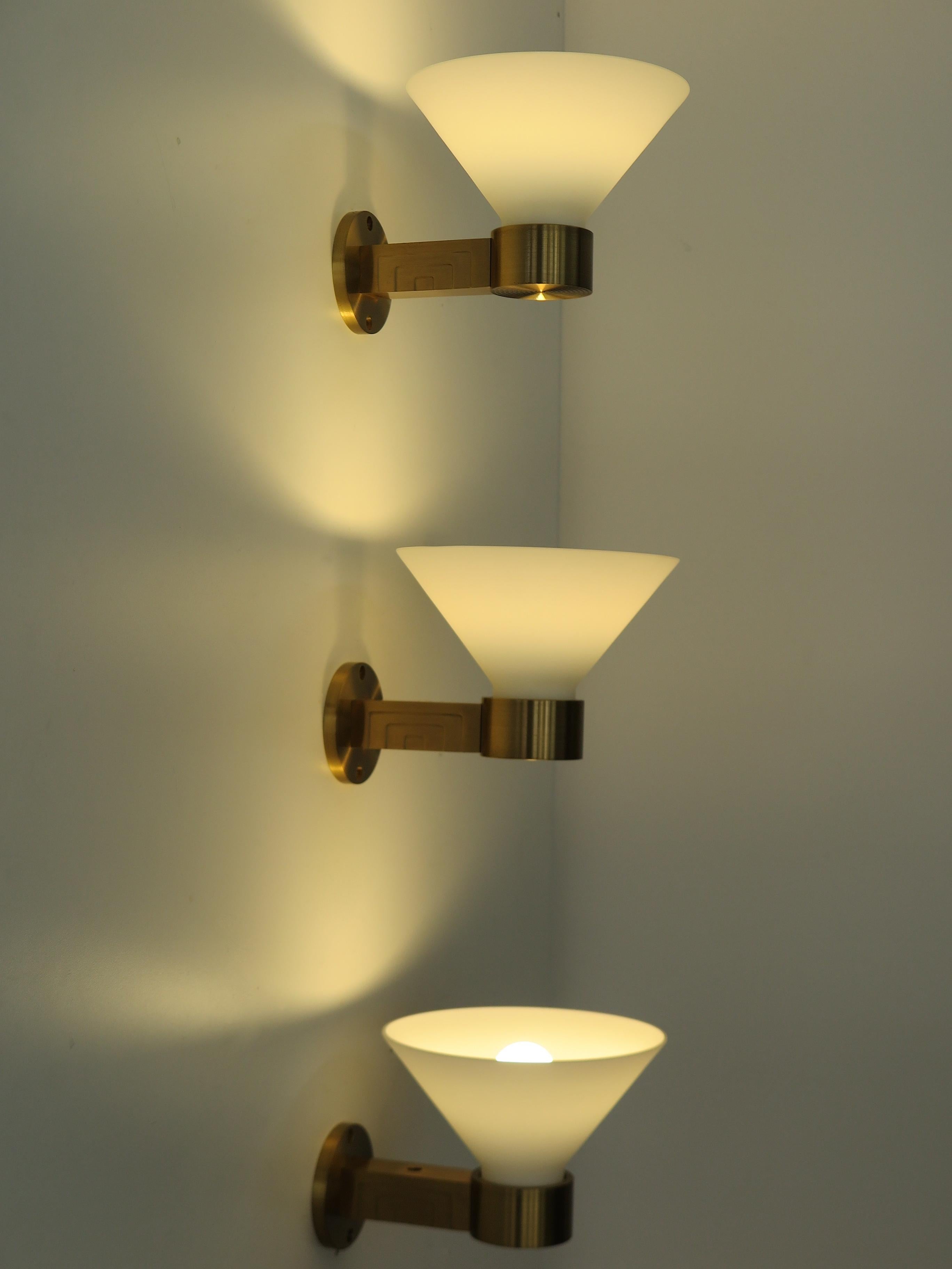 Post-Modern Italian Sconces Wall Lamps Brass and Murano Glass 1980s For Sale
