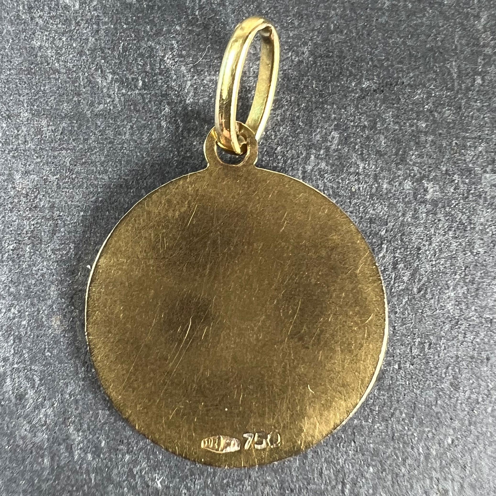 Italian Scorpio Starsign Zodiac 18K Yellow Gold Charm Medal Pendant In condizioni buone in vendita a London, GB