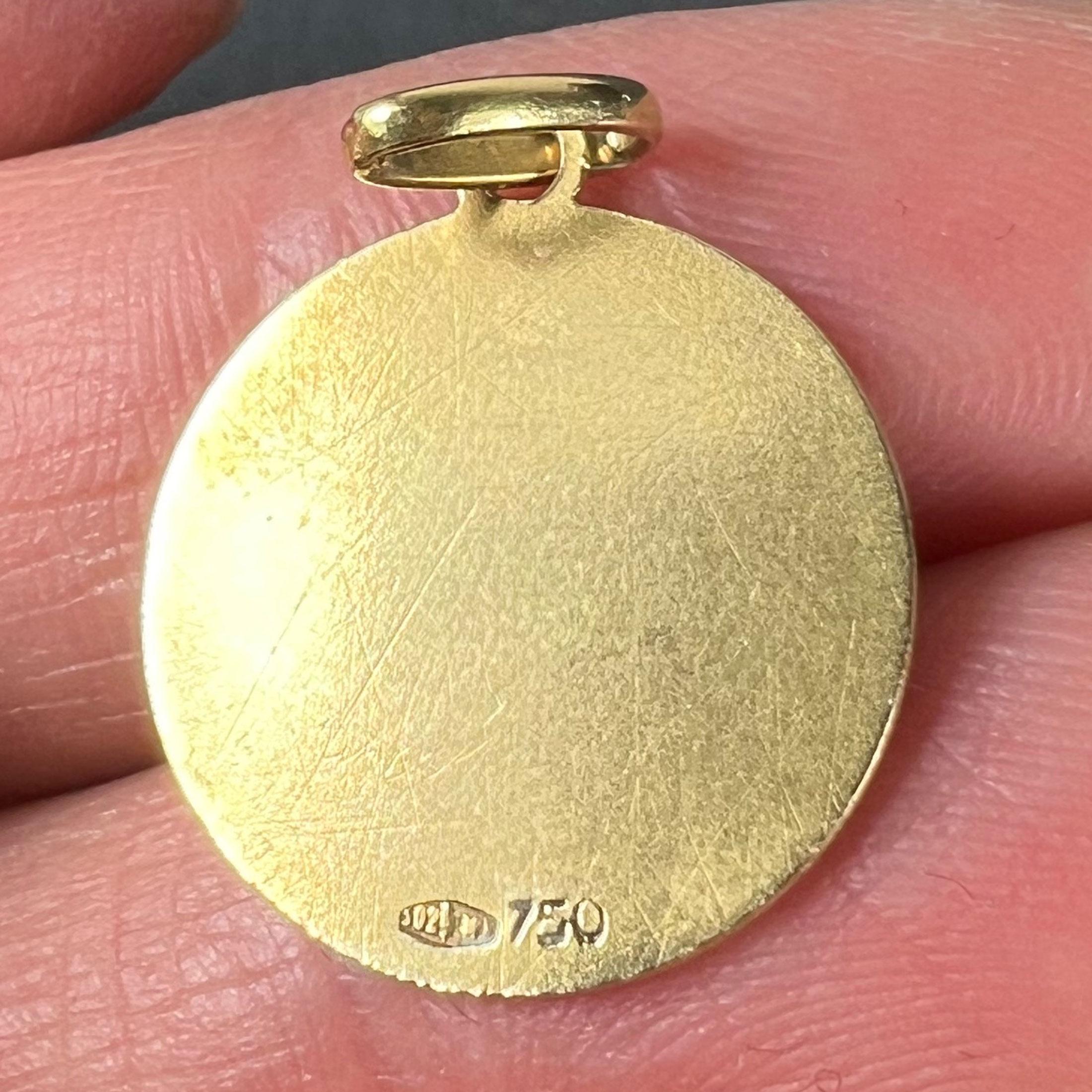 Italian Scorpio Starsign Zodiac 18K Yellow Gold Charm Medal Pendant in vendita 4