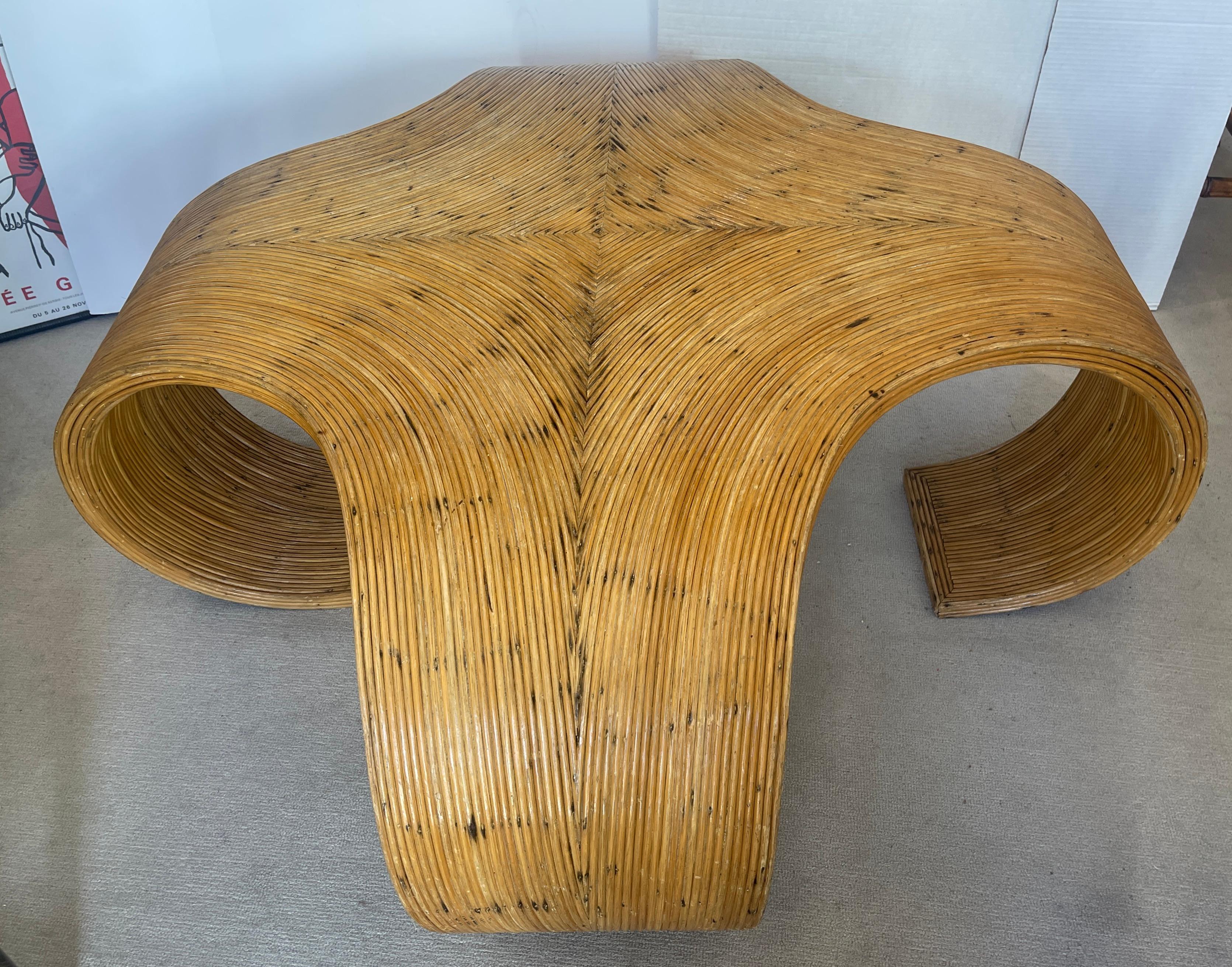 Fait main Table basse italienne en bambou à volutes, vers 1975 en vente