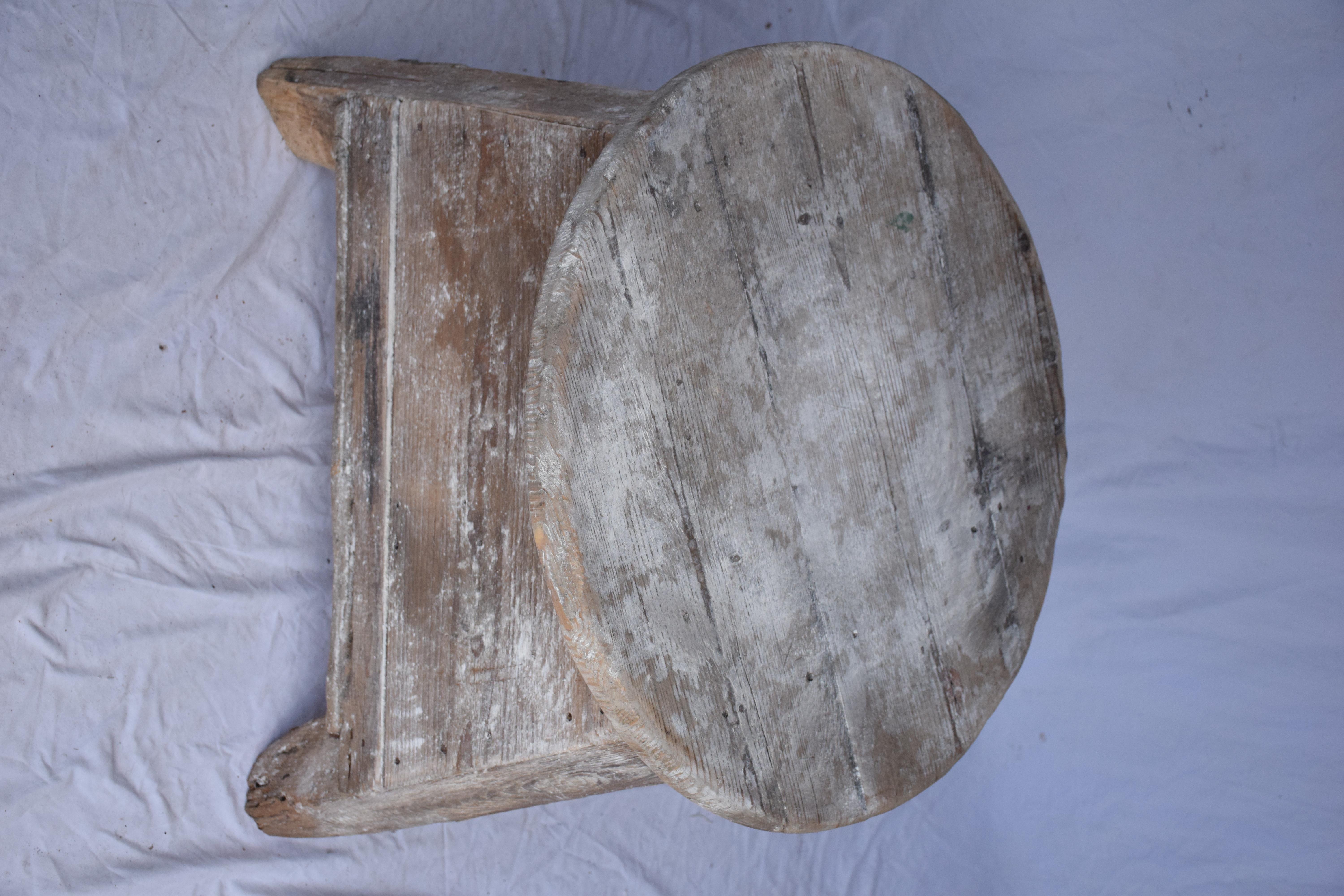 Alzata da scultore italiana con piano rotondo in vendita 1
