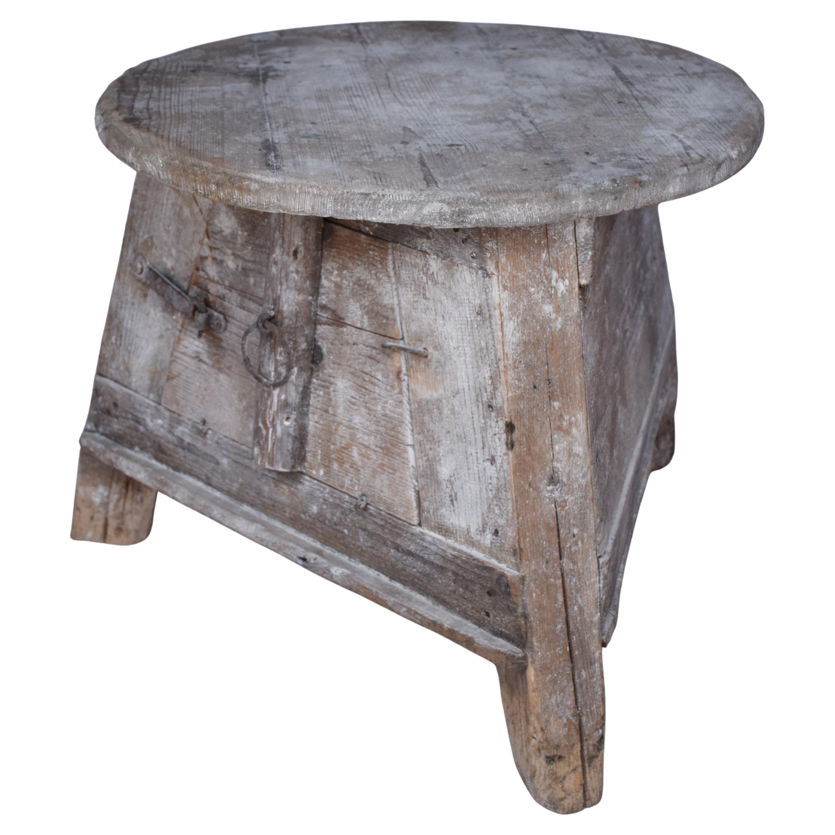 Italian Sculptor's Stand with Round Top