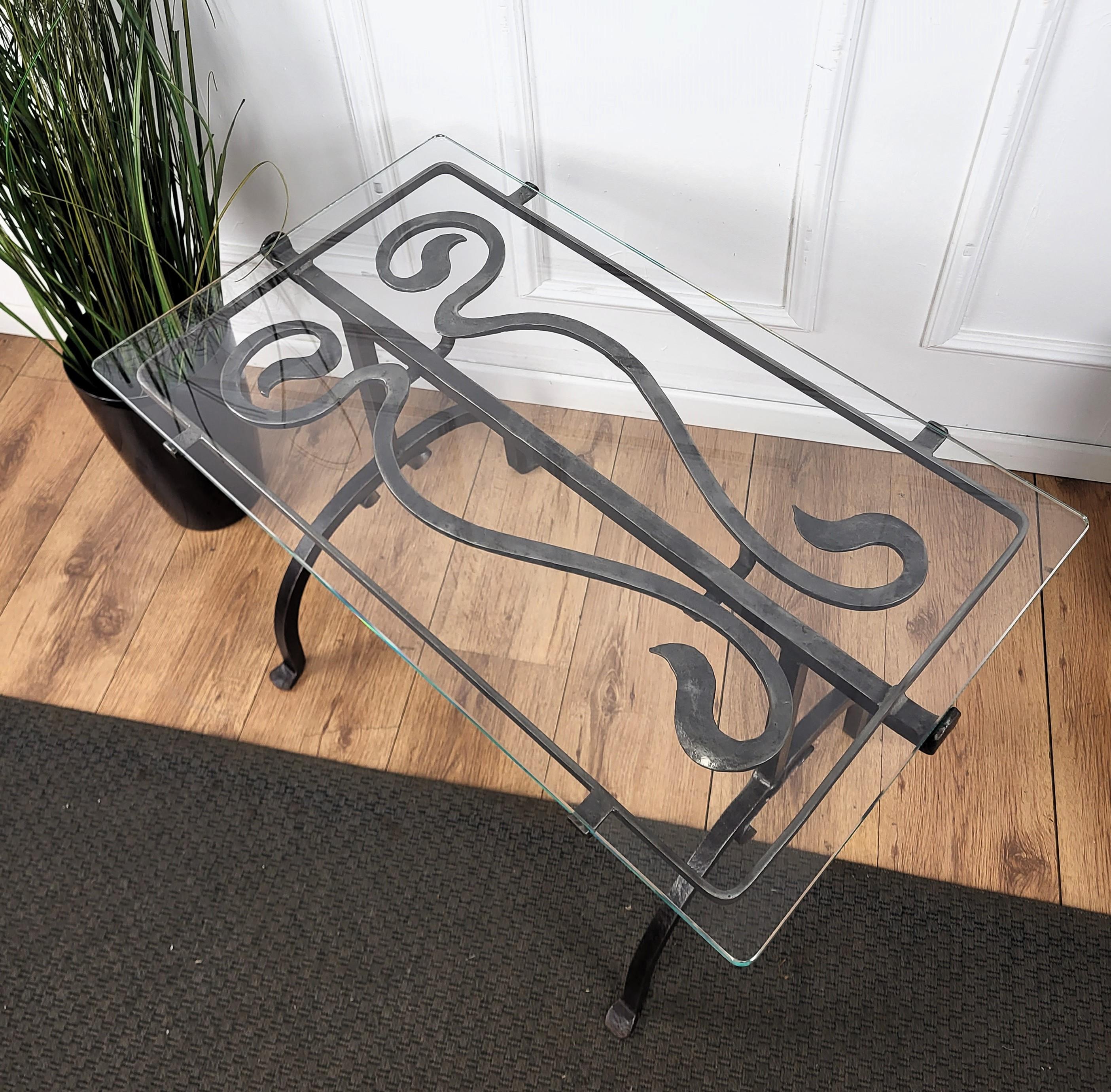 20th Century Italian Sculptural Brutalist Wrought Iron and Glass Coffee Table or Side Table For Sale
