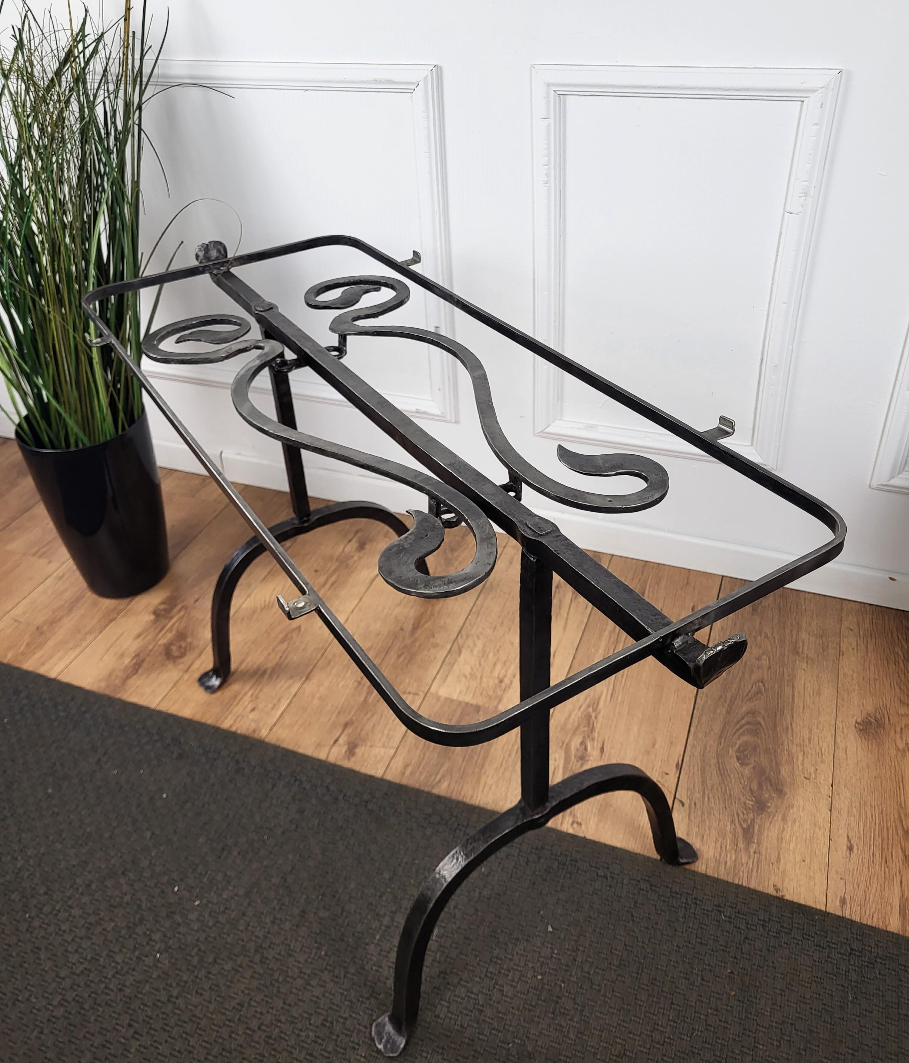 Italian Sculptural Brutalist Wrought Iron and Glass Coffee Table or Side Table For Sale 1