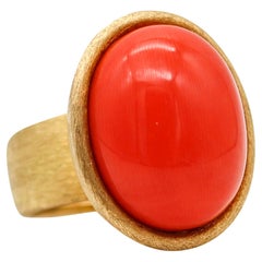 Italian Sculptural Cocktail Ring In Solid Brushed 18Kt Yellow Gold And Red Coral