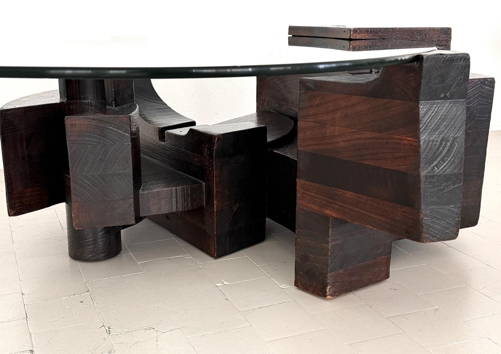 Italienischer skulpturaler italienischer Couchtisch von Nerone Patuzzi für Forme e Superfici, 1971 2