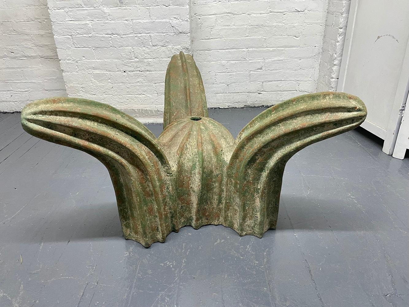 Vernissé Table basse italienne sculpturale en céramique émaillée en vente