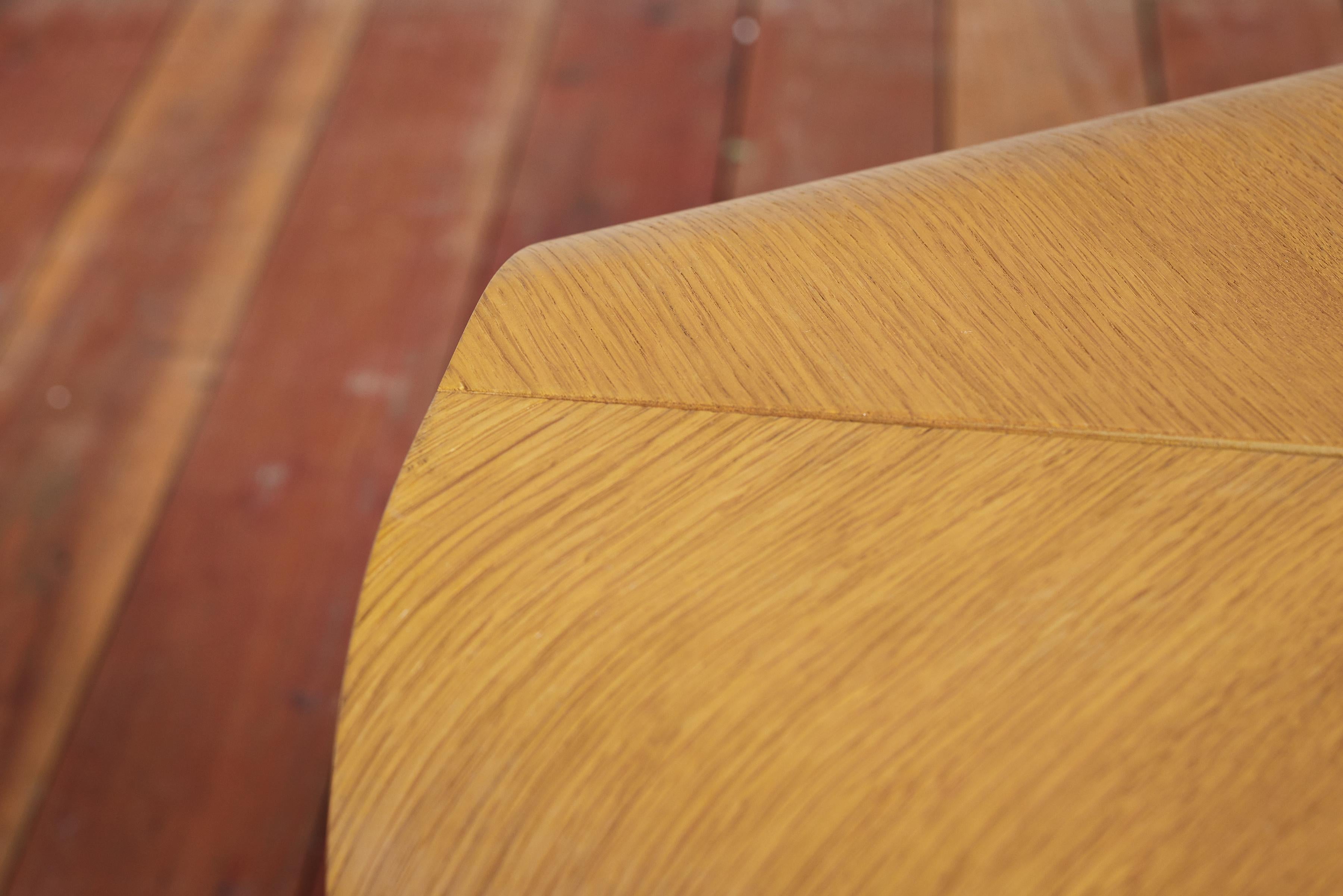 Italian Sculptural Infinity Tables 9