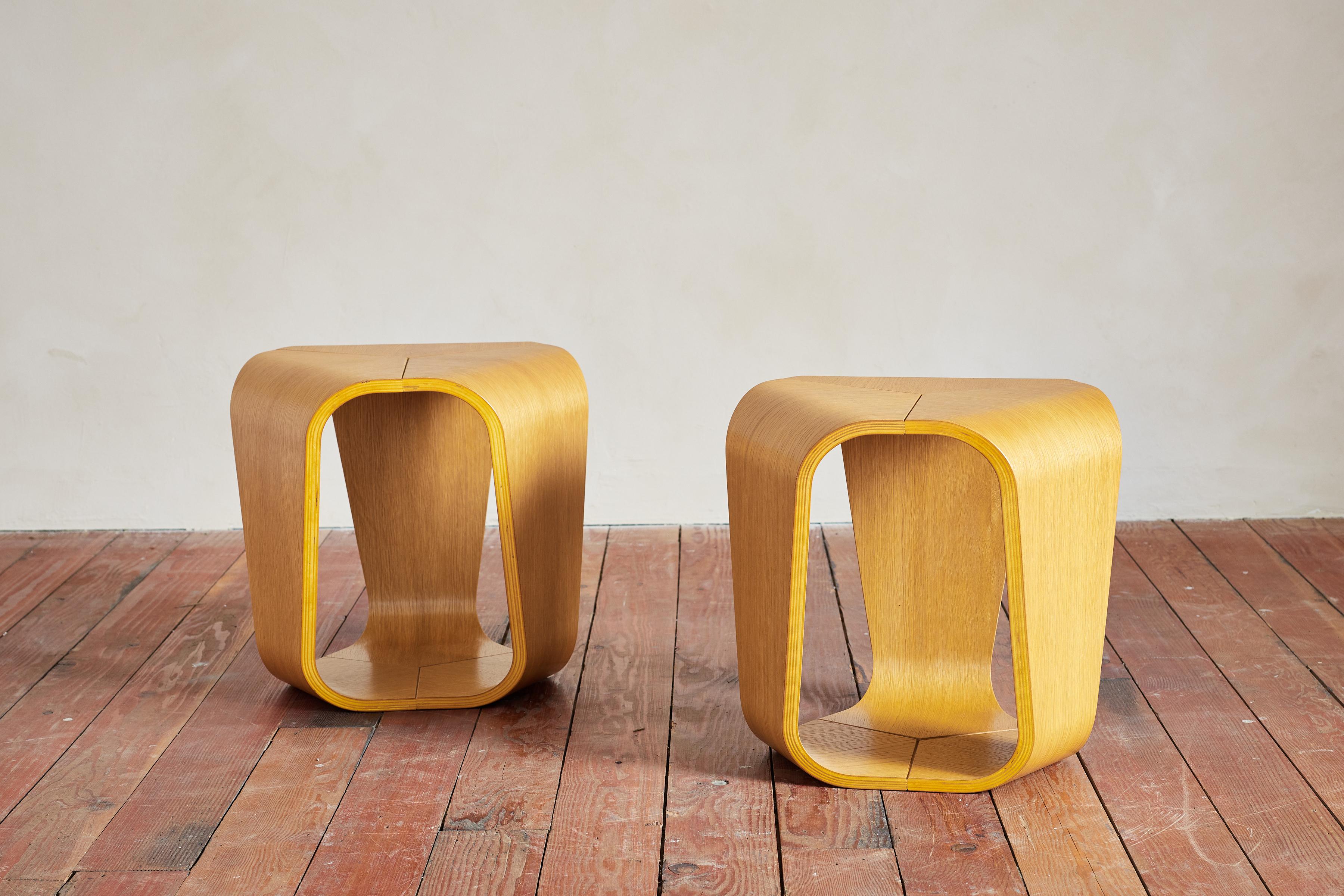 Beautiful tables designed by Enrico Cesana for Busnelli in curved oak plywood.

Bentwood oak with wonderful patina and grain

Can be used as end tables or stools