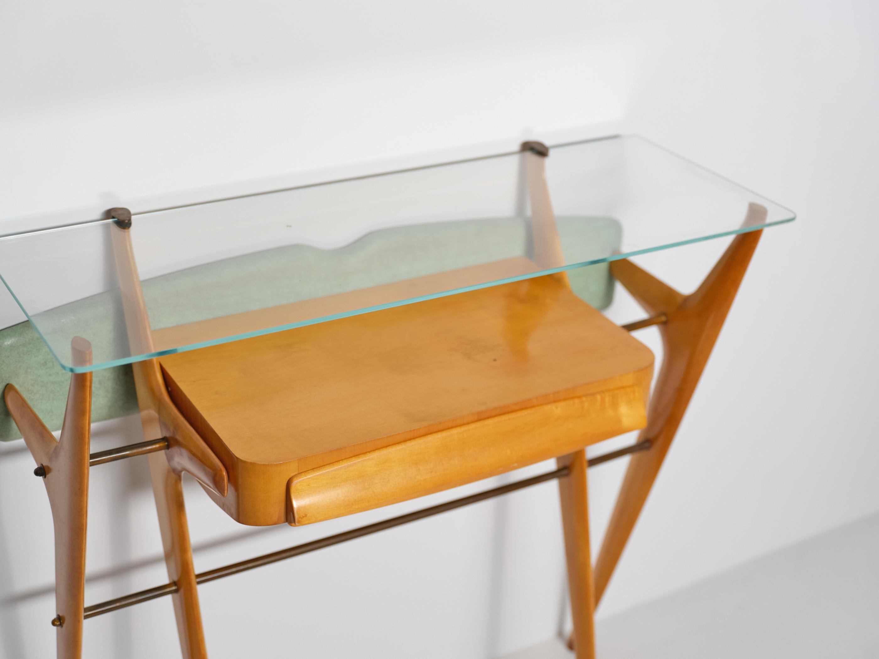 Italian Sculptural Maple Console with Glass Top, Attributed to Ico Parisi, 1950s For Sale 4