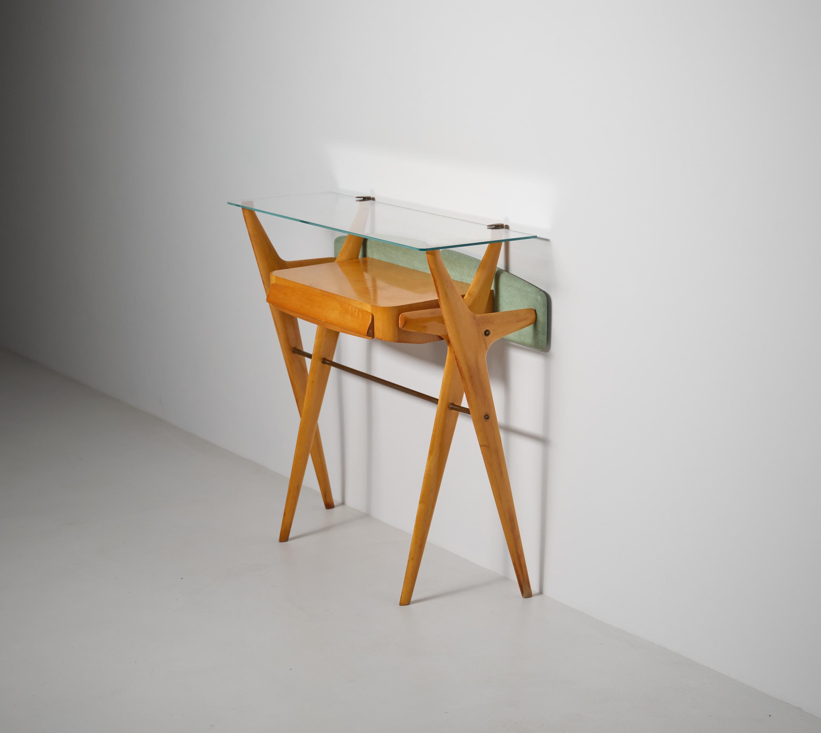 Italian Sculptural Maple Console with Glass Top, Attributed to Ico Parisi, 1950s For Sale 6