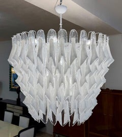 Italian Sculptural Murano Glass Chandelier in White and Clear Glass