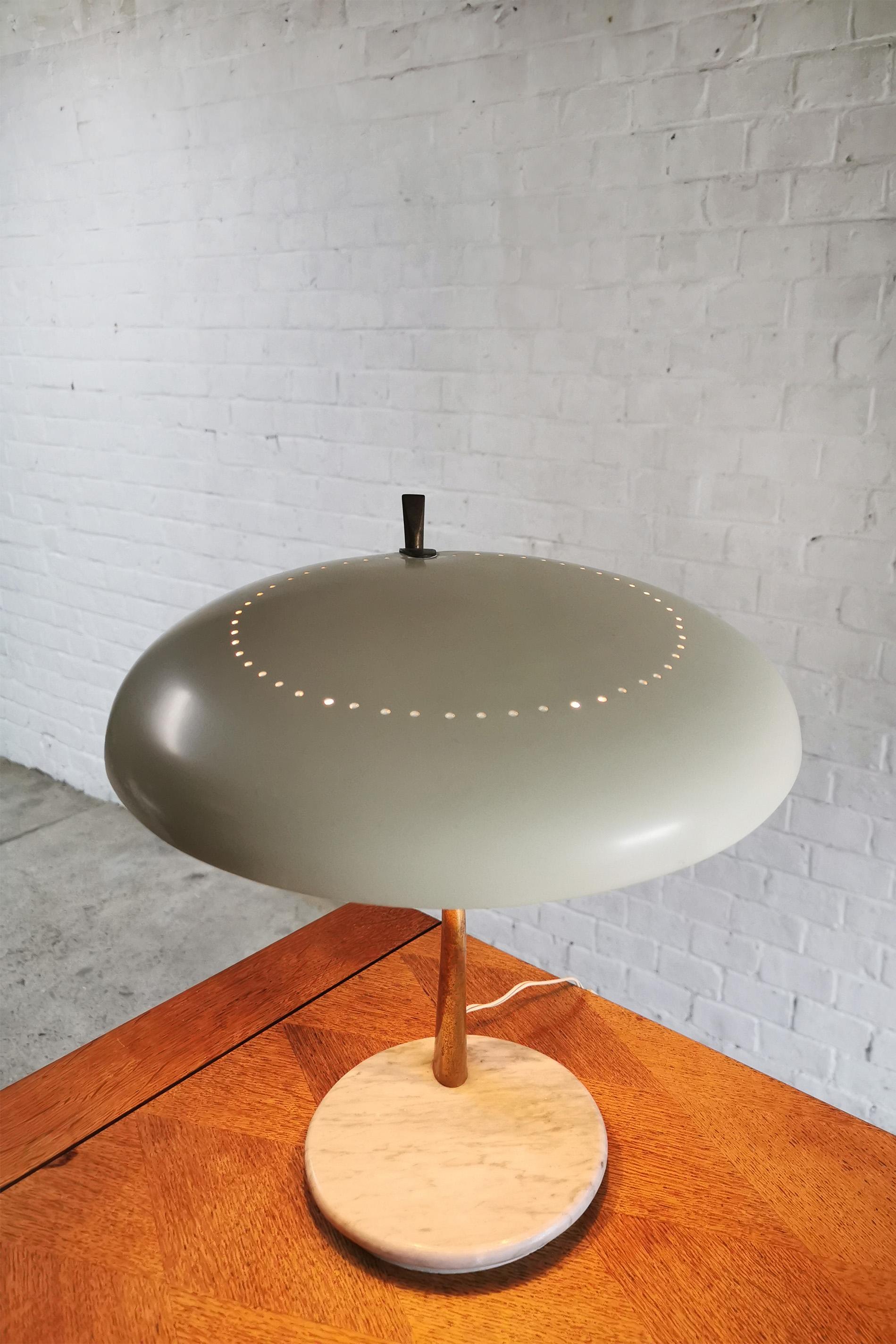 Italian Sculptural Table Lamp By Lumen Milano, 1950's In Good Condition For Sale In Zwijndrecht, Antwerp
