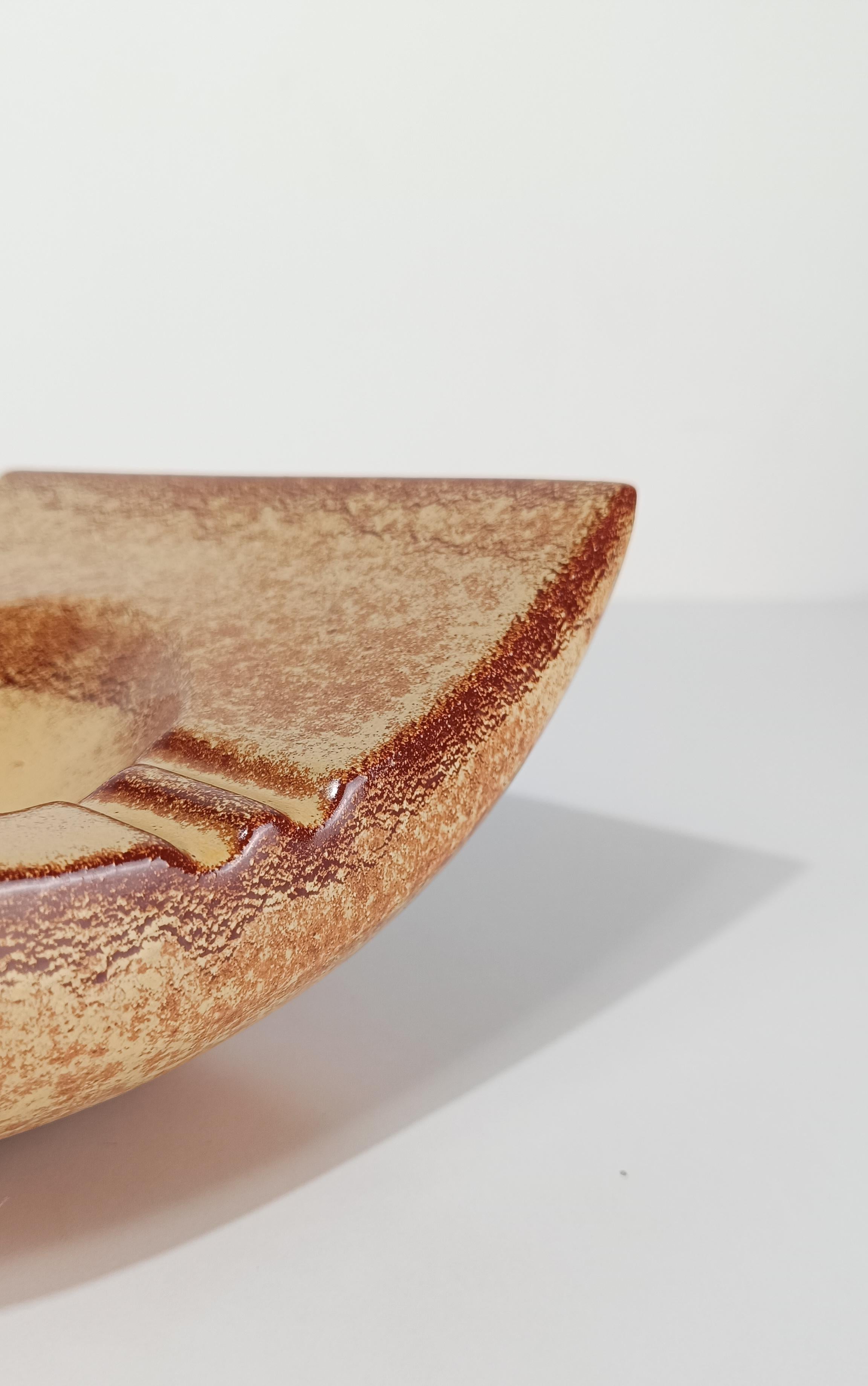 Céramique Cendrier sculptural italien Vide-Poche de Roberto Rigon pour Bertoncello Ceramics en vente