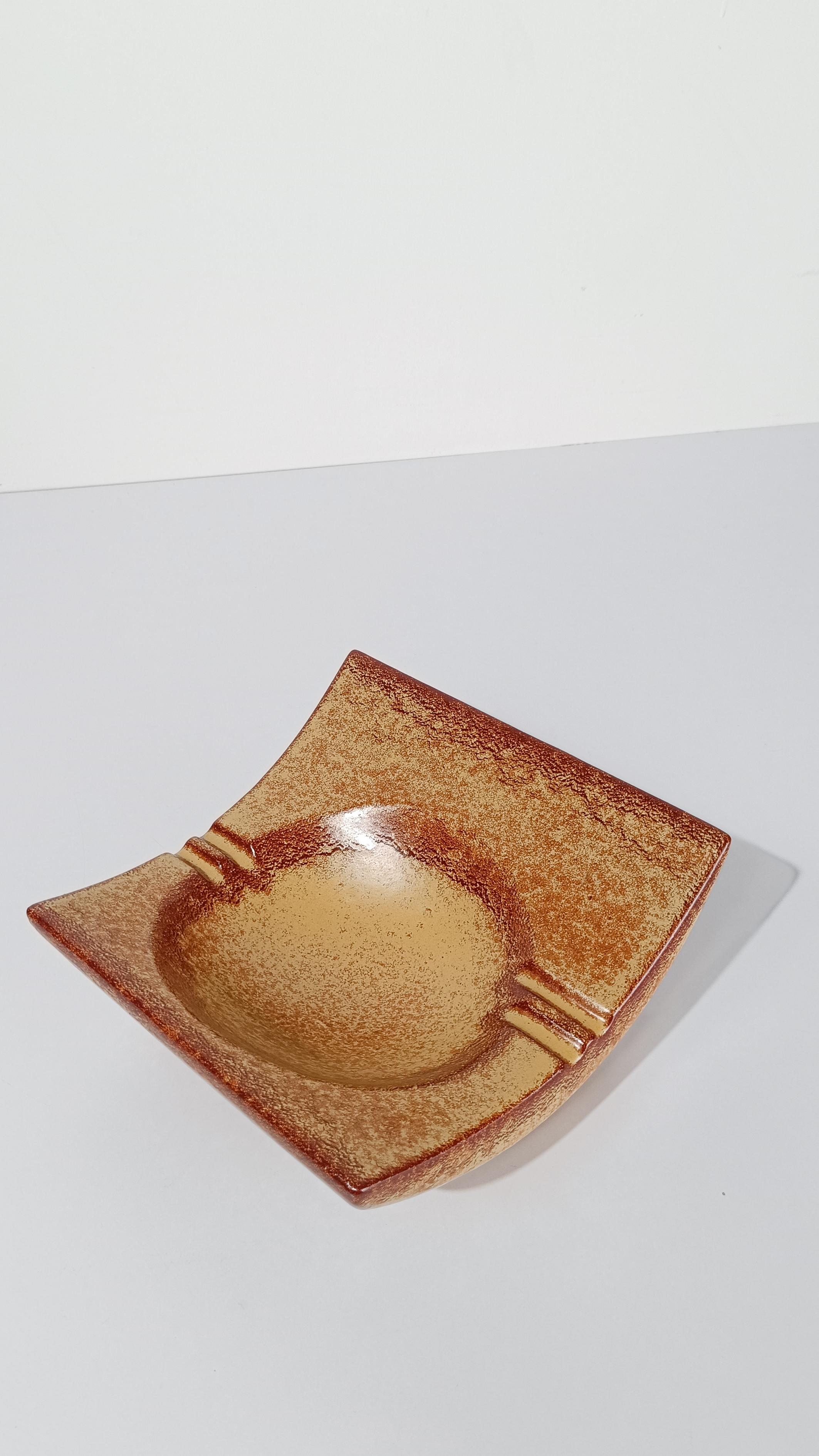 Cendrier sculptural italien Vide-Poche de Roberto Rigon pour Bertoncello Ceramics en vente 1