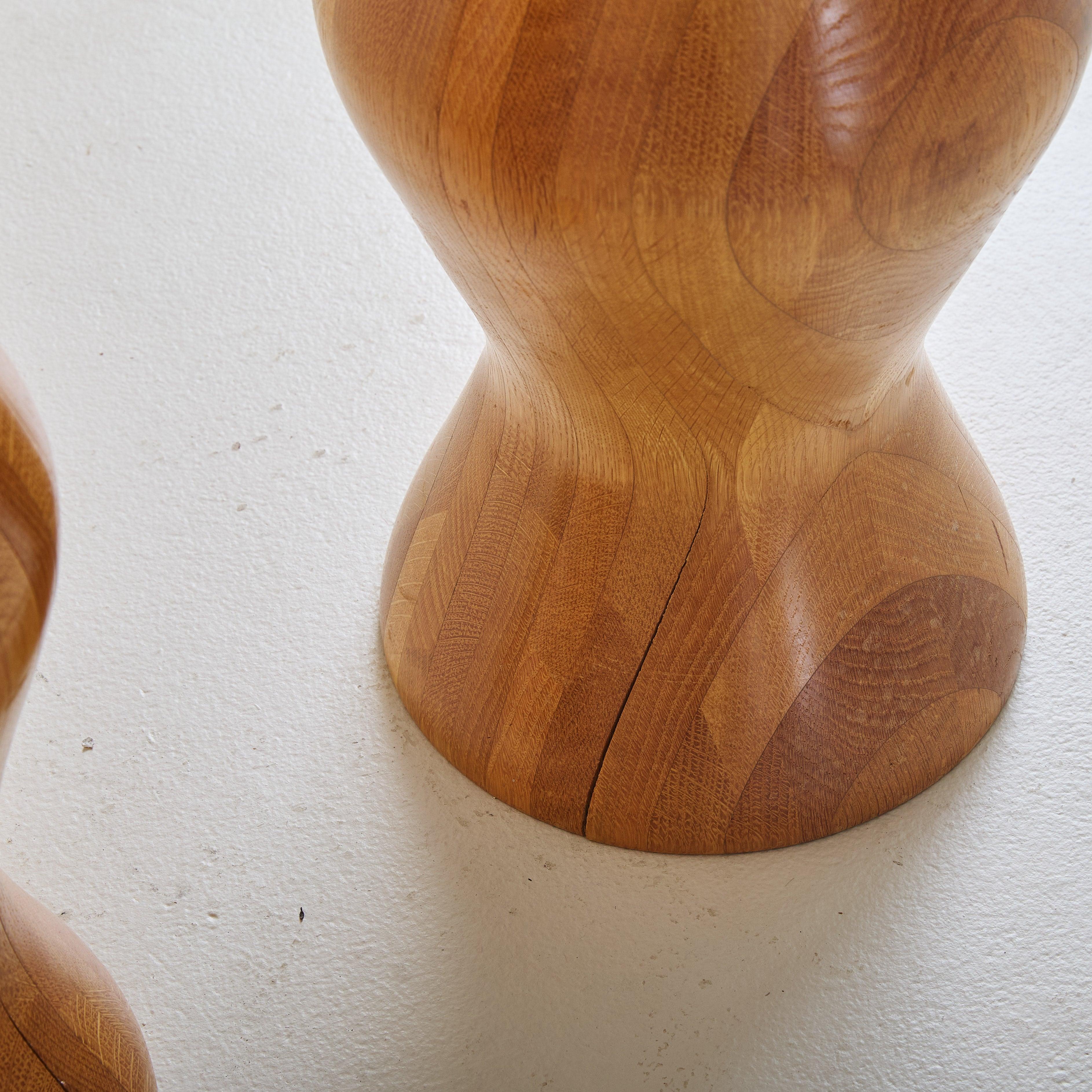 Table de salle à manger italienne sculpturale en bois avec plateau en verre, 1970 en vente 5