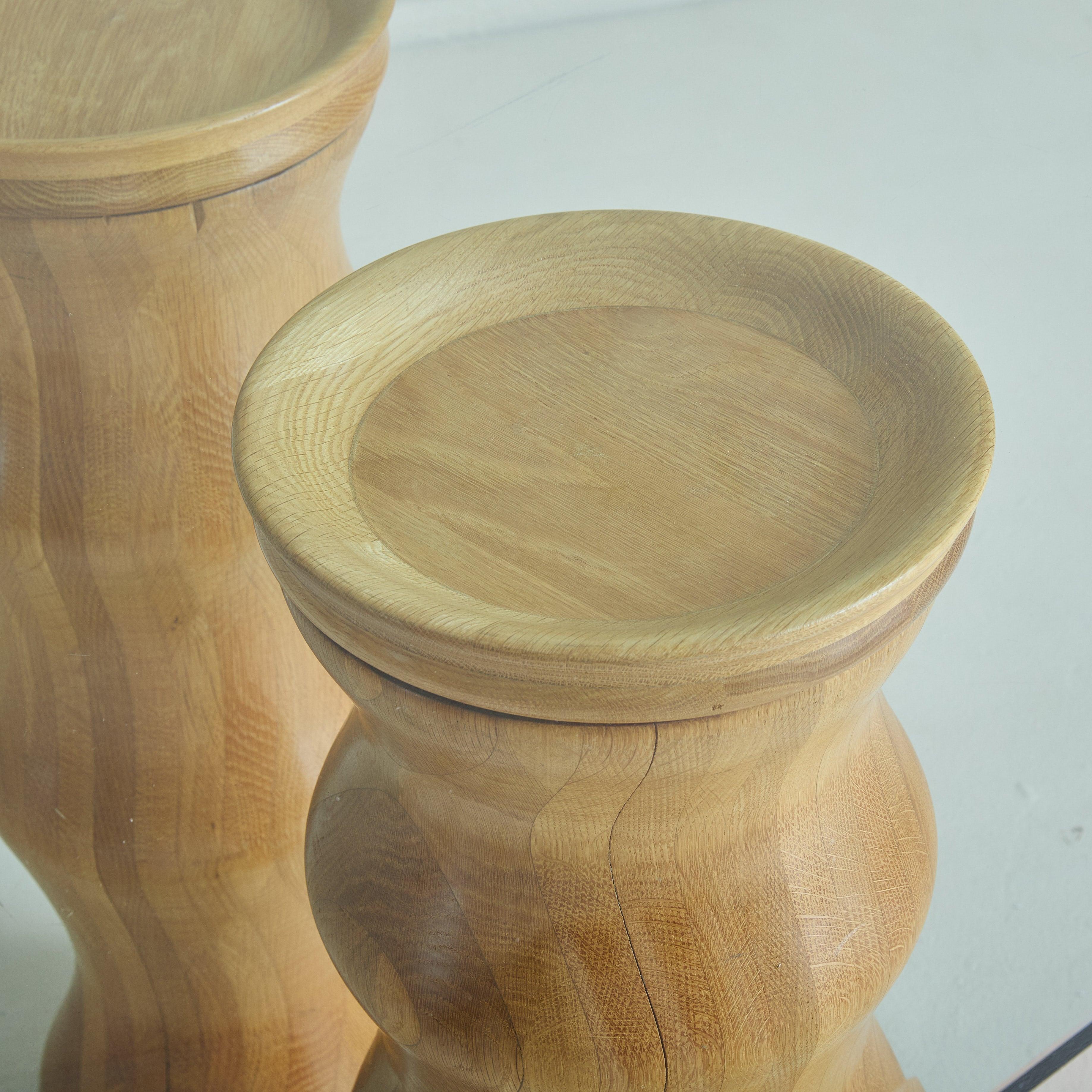 Table de salle à manger italienne sculpturale en bois avec plateau en verre, 1970 en vente 2