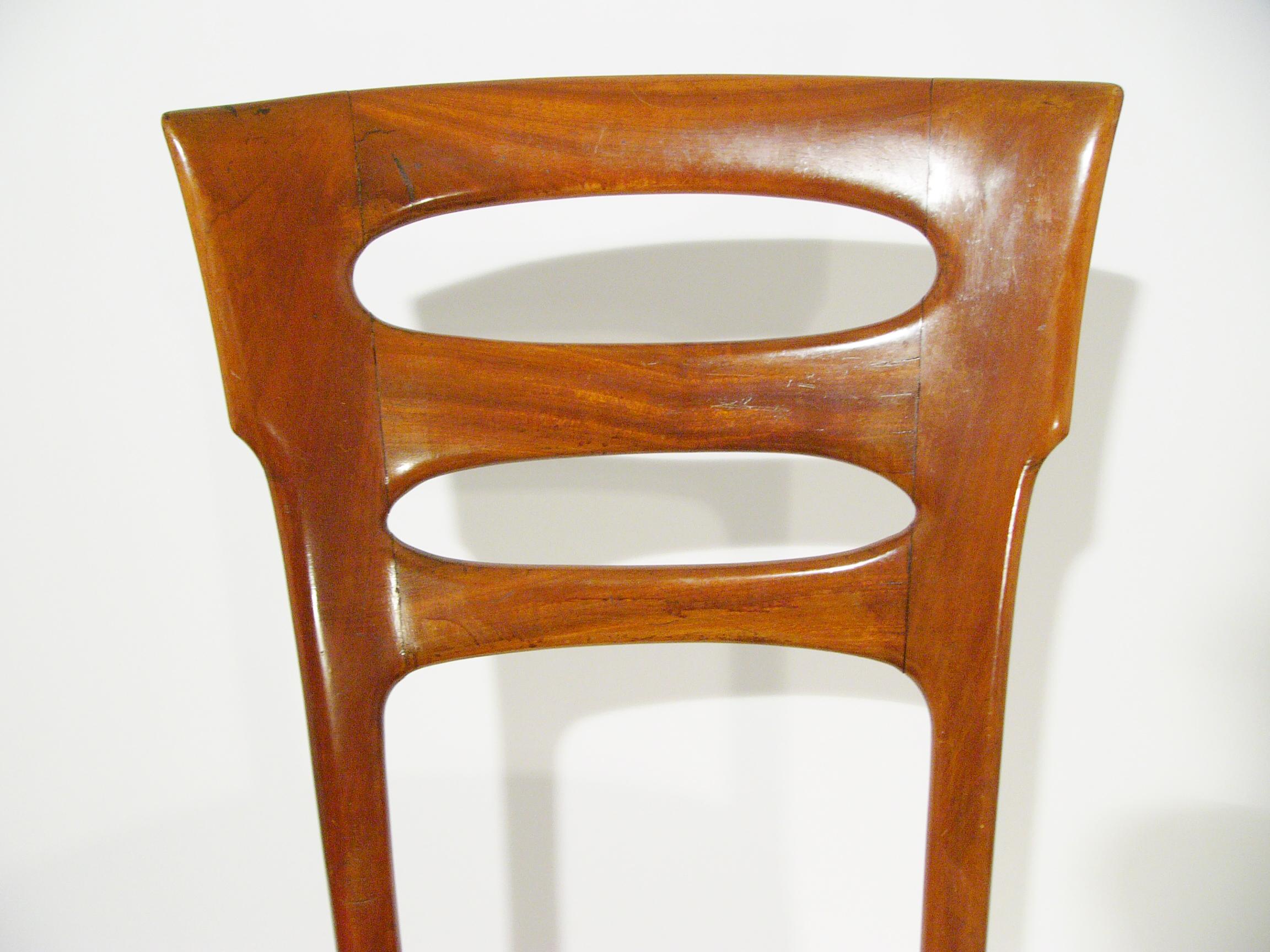 Italian Sculptural Wooden and Pink Velvet Dining Chairs, 1940s, Set of 4 For Sale 5