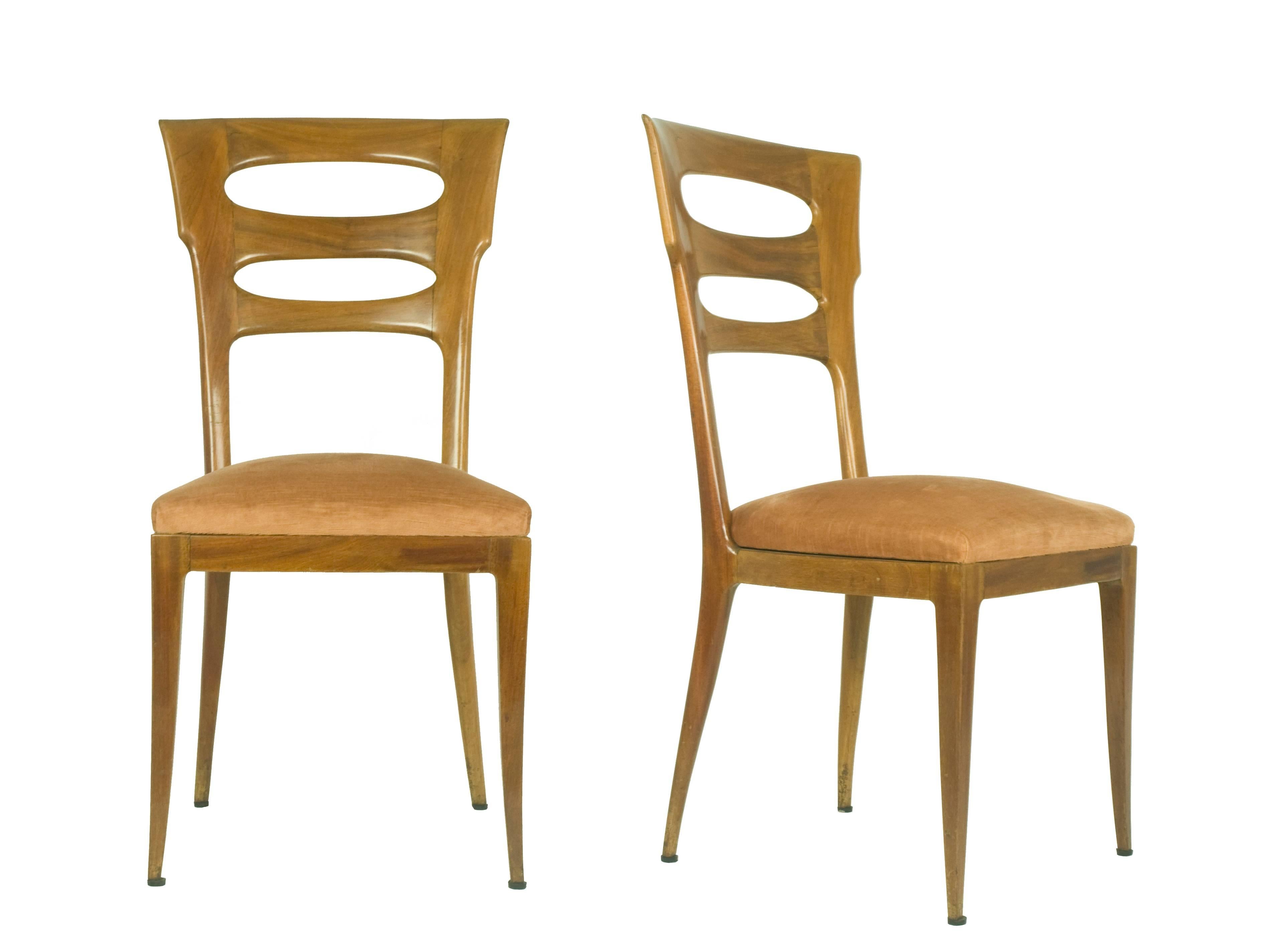 The design of this set of four sculptural chairs is attributed to Guglielmo Ulrich. The chairs were produced in the 1940s and retain their original old pink velvet upholstery. Very good condition: wear consistent with age and use. Partially restored.