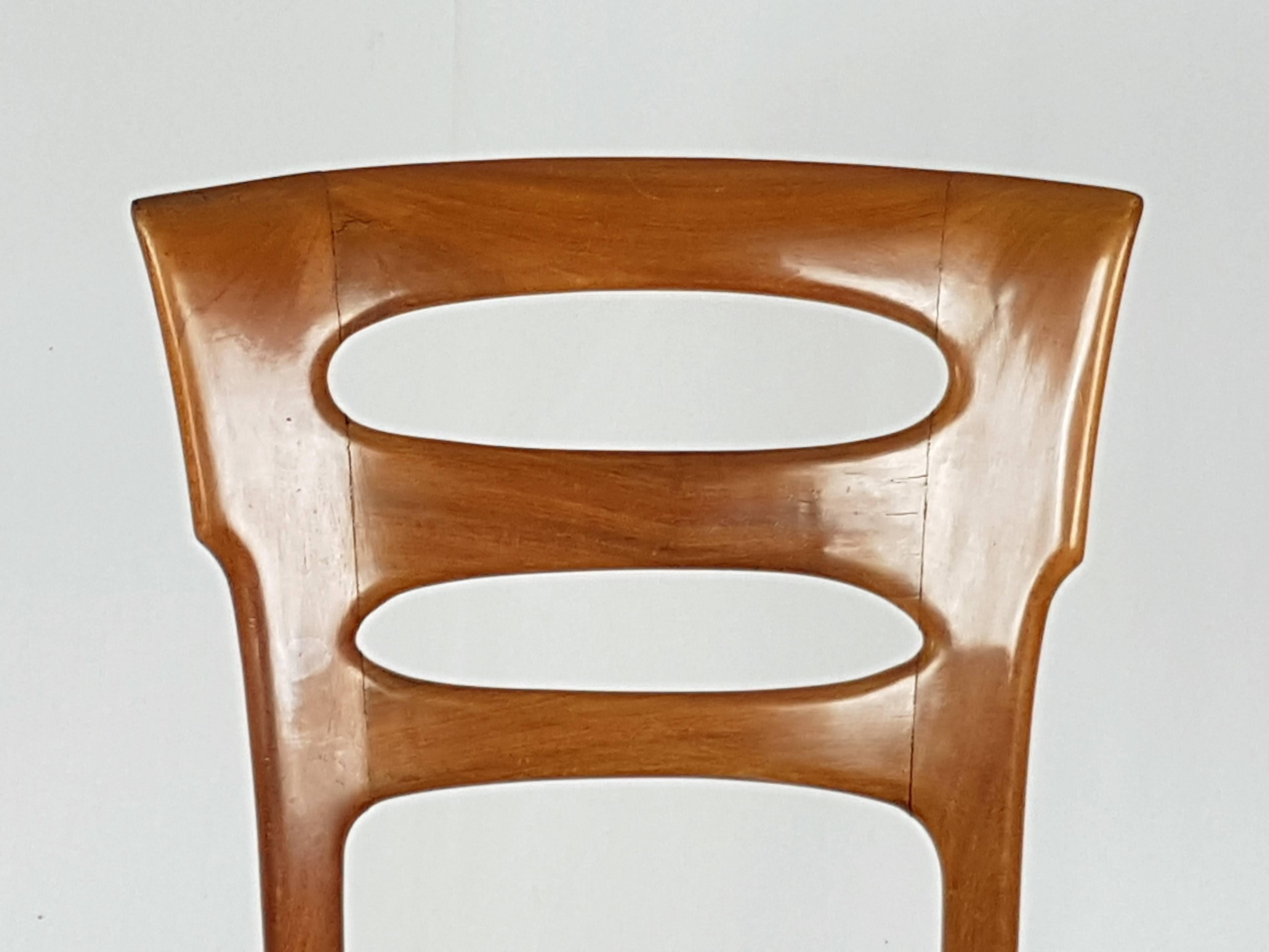 Hand-Carved Italian Sculptural Wooden and Pink Velvet Dining Chairs, 1940s, Set of 4 For Sale