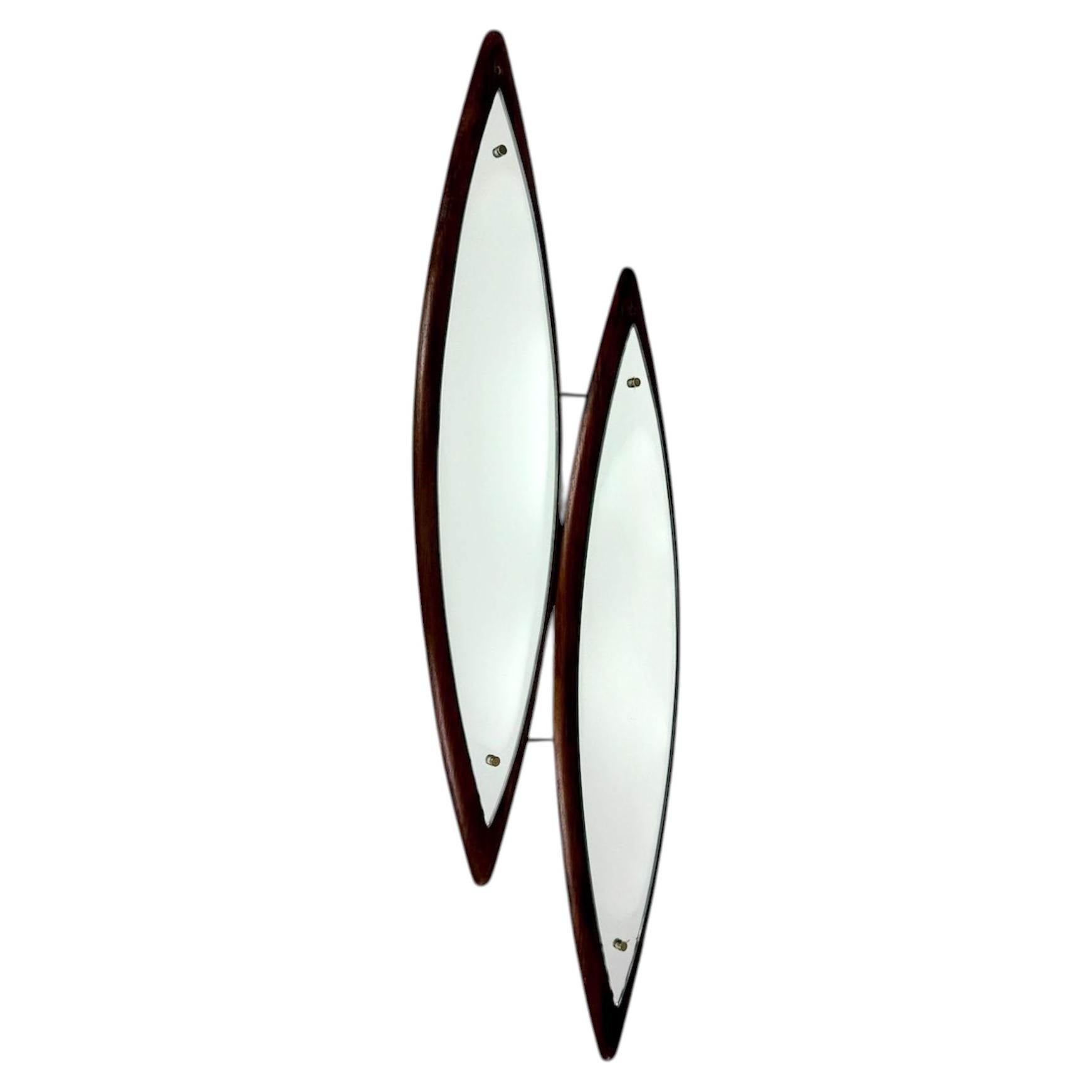 Espejo de pared escultórico italiano de madera de Still Glass Donati, años 60