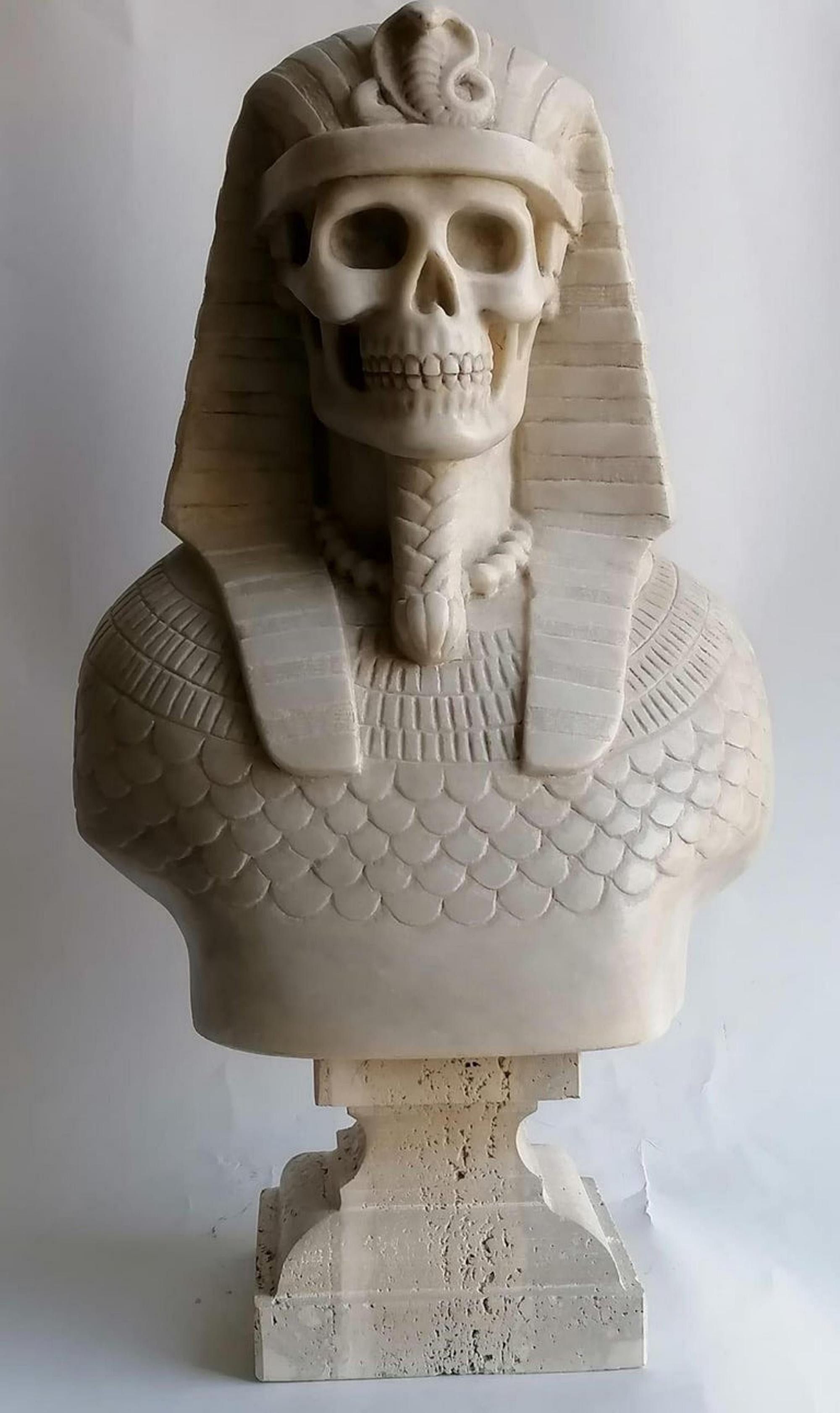 Sculpture italienne égyptienne Memento en marbre de Carrare, 20e siècle Bon état - En vente à Madrid, ES