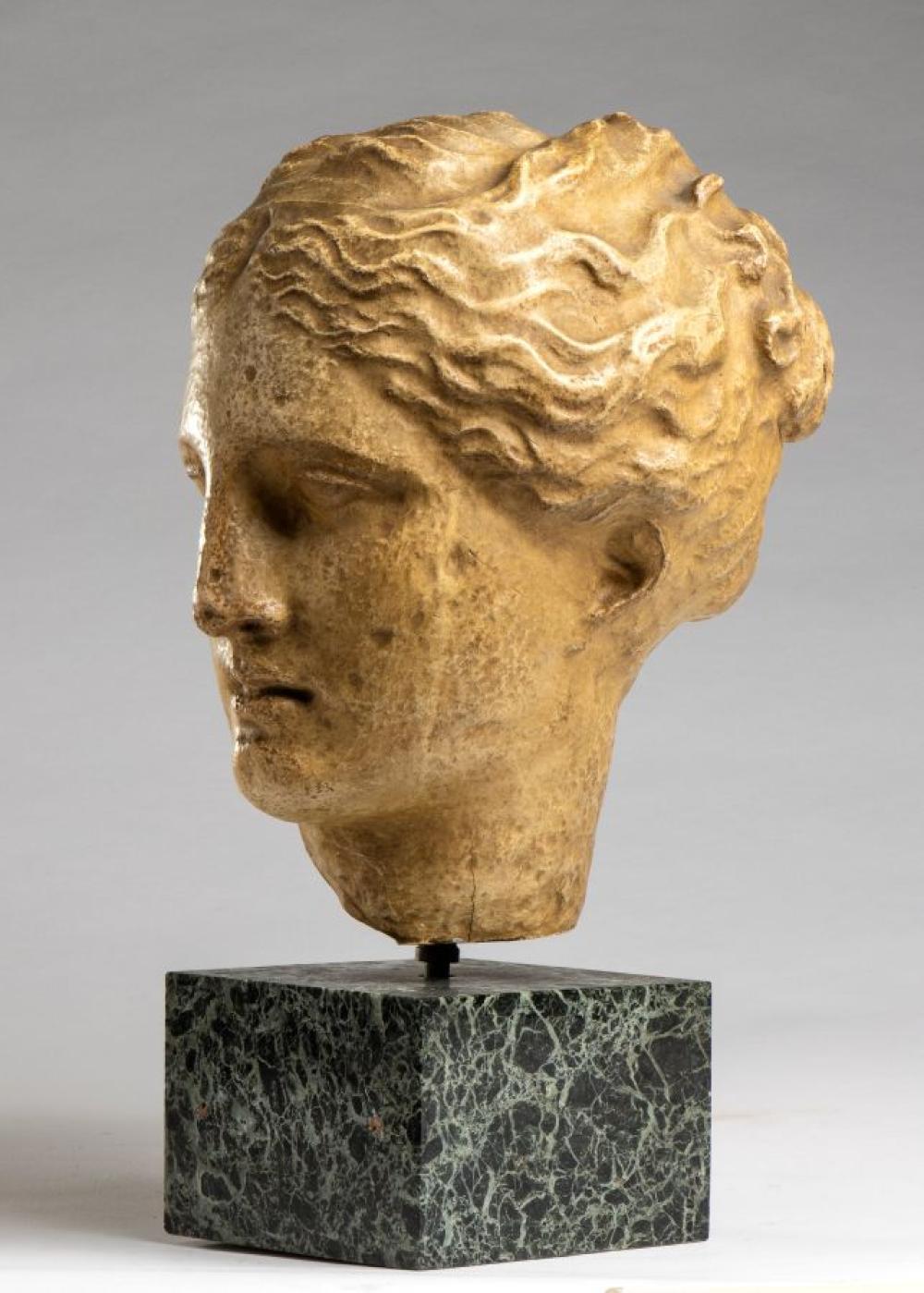 Italienische Skulptur der Göttin Hygieia, frühes 20. Jahrhundert (Neoklassisch) im Angebot