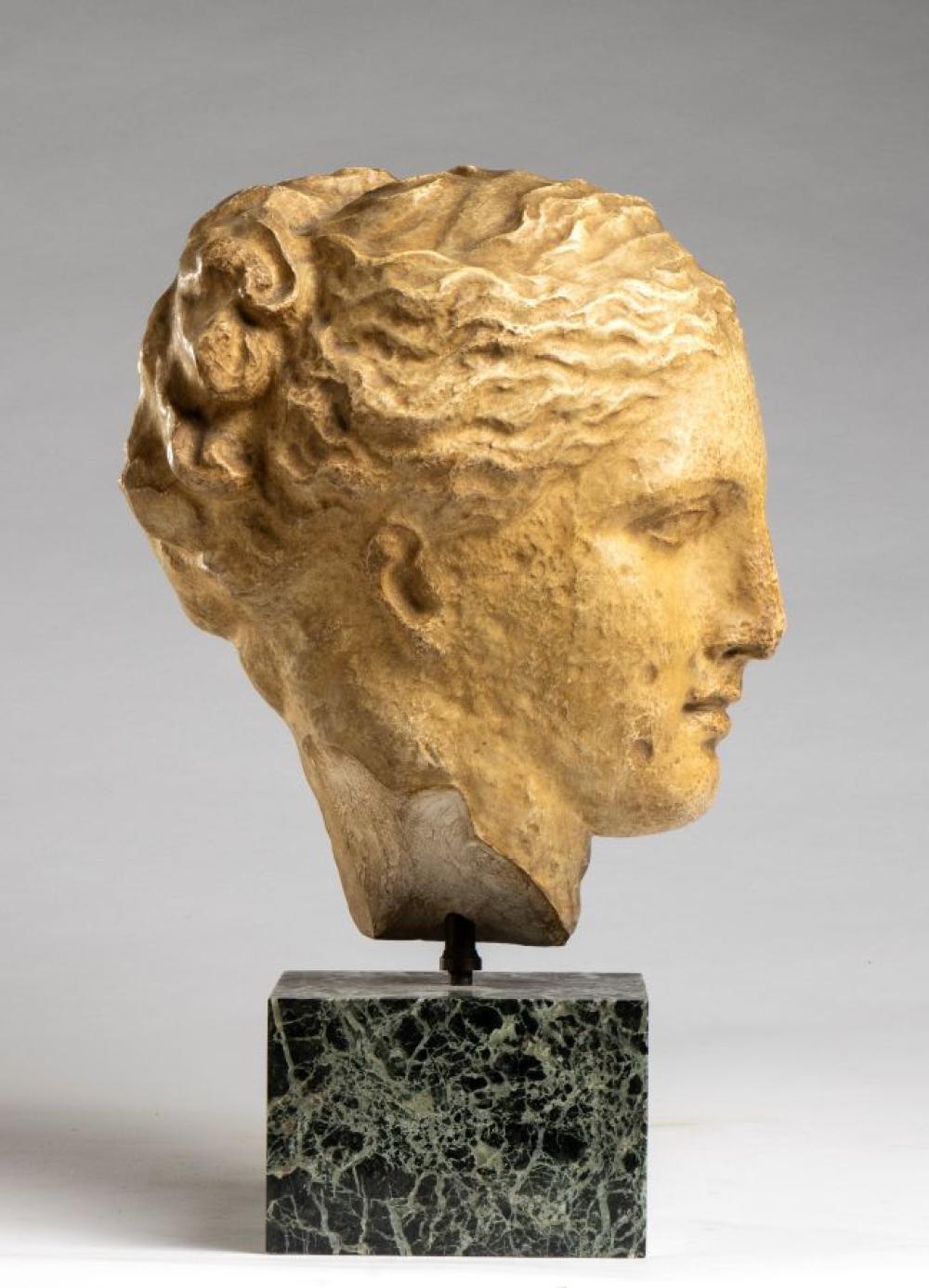 Italienische Skulptur der Göttin Hygieia, frühes 20. Jahrhundert im Zustand „Gut“ im Angebot in Bonita Springs, FL
