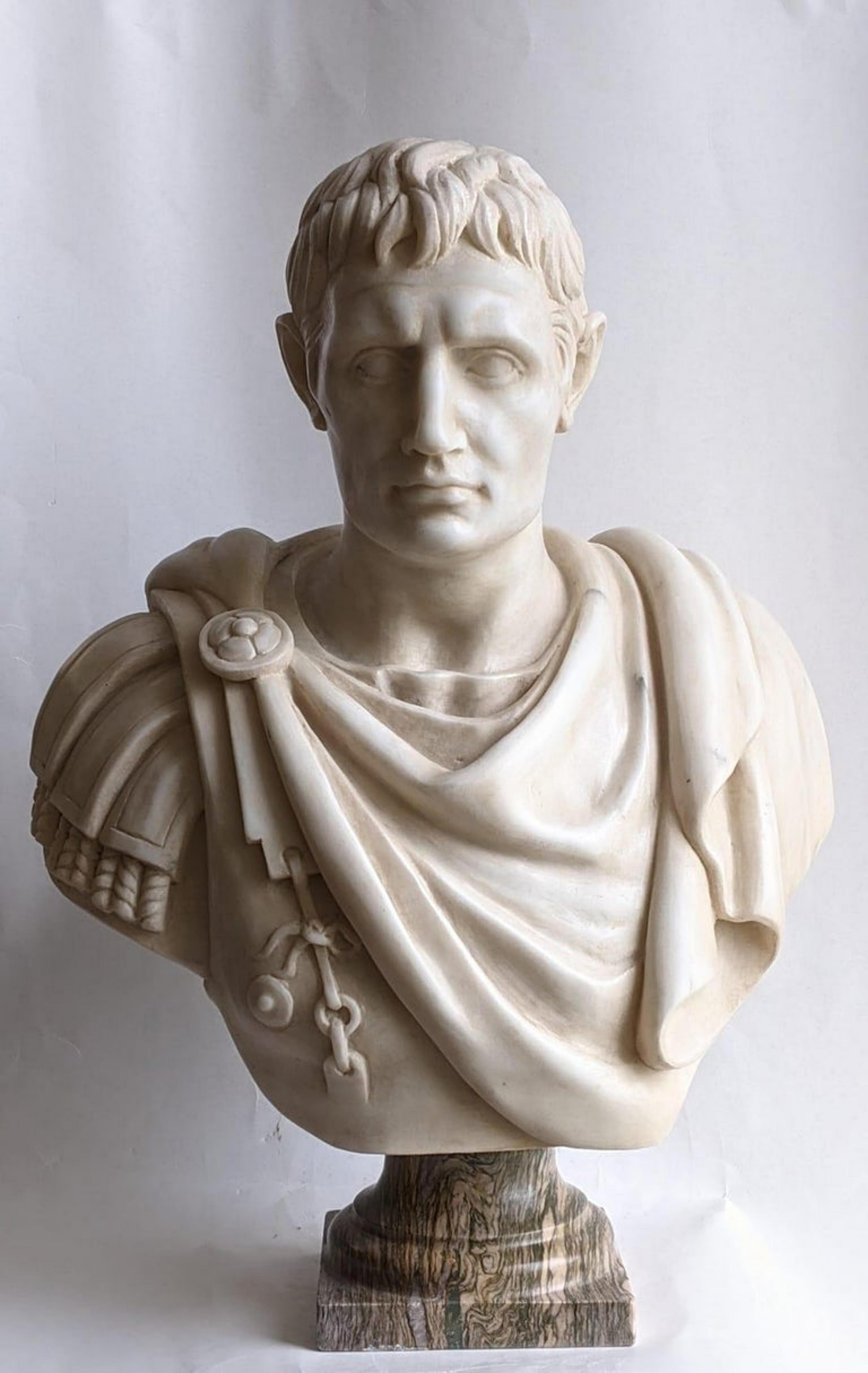 Sculpture italienne Ottaviano en marbre de Carrare 20ème siècle Bon état - En vente à Madrid, ES