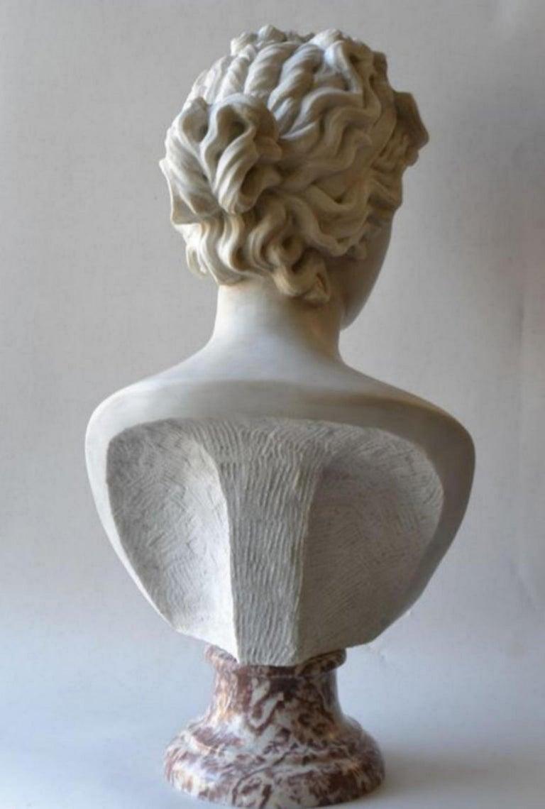 Italienische Skulptur „Venere Medici“-Kopf aus Marmor des 20. Jahrhunderts im Zustand „Gut“ im Angebot in Madrid, ES