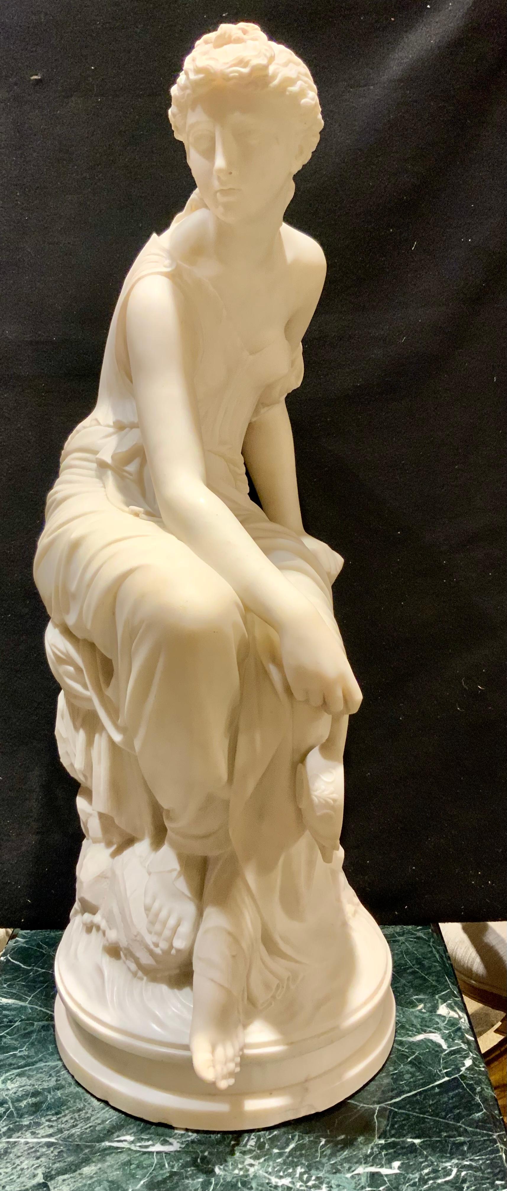 XIXe siècle Figure assise d'une sculpture en marbre de Carrare d'une Vierge gitane en vente