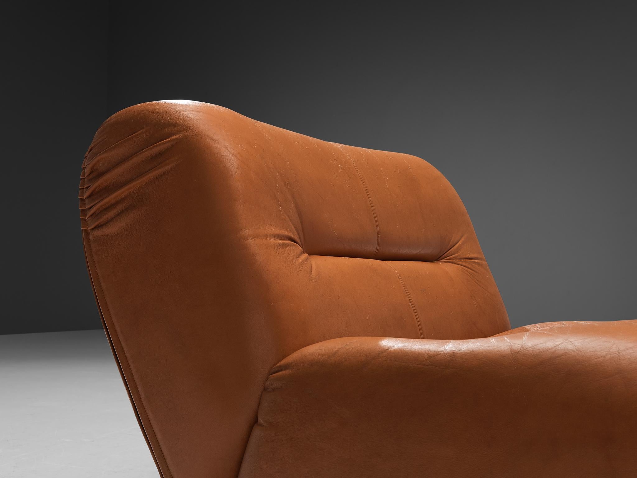 Mid-Century Modern Giuseppe Munari Lounge Chairs in Cognac Leather For Sale