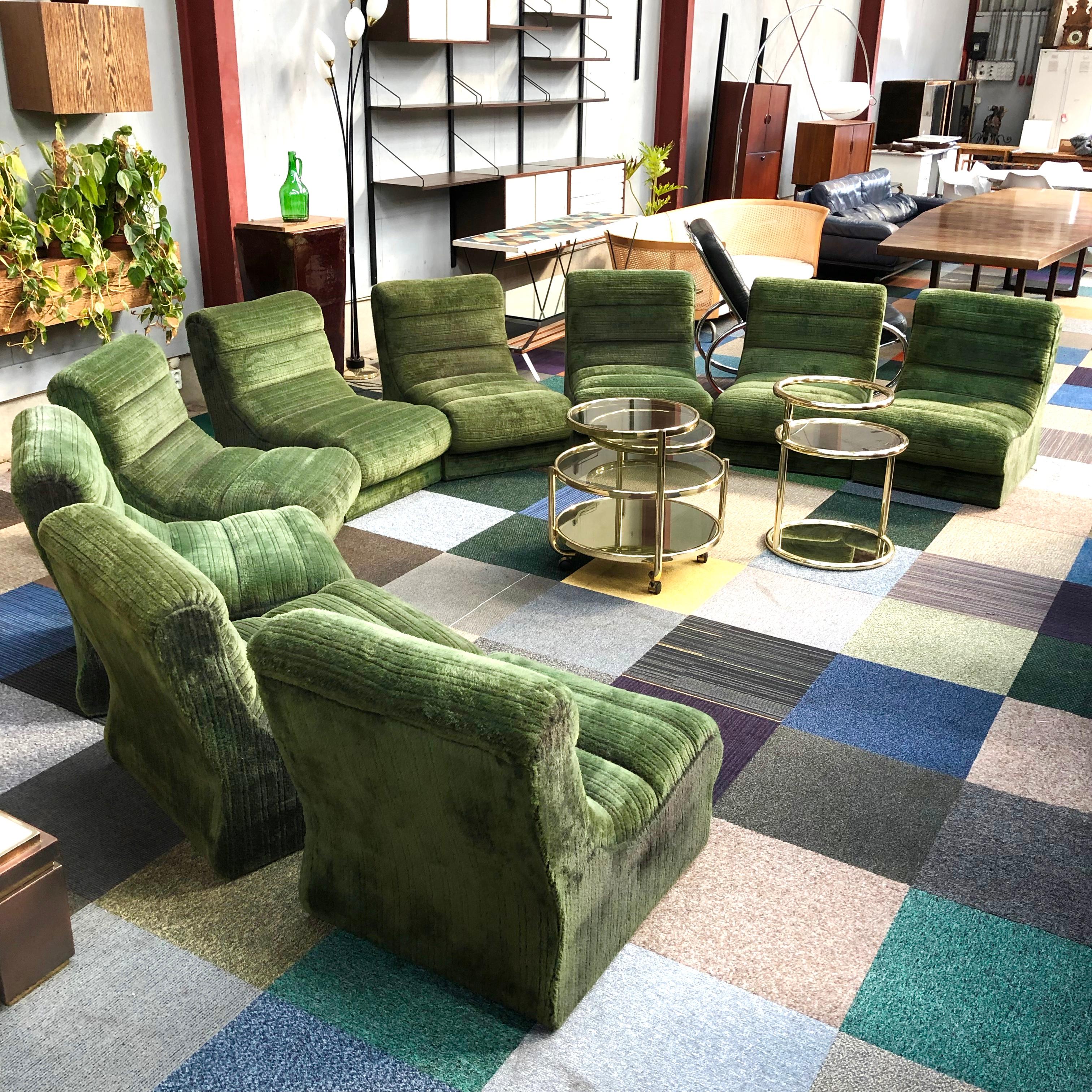 Italian sectional sofa in green plush – Italy, 1970s.
Can also be used as lounge chairs.

9 sections available.

Designer: Unknown

Manufacturer: Unknown

Country: Italy

Model: Sectional sofa (9 sections available)

Design period:
