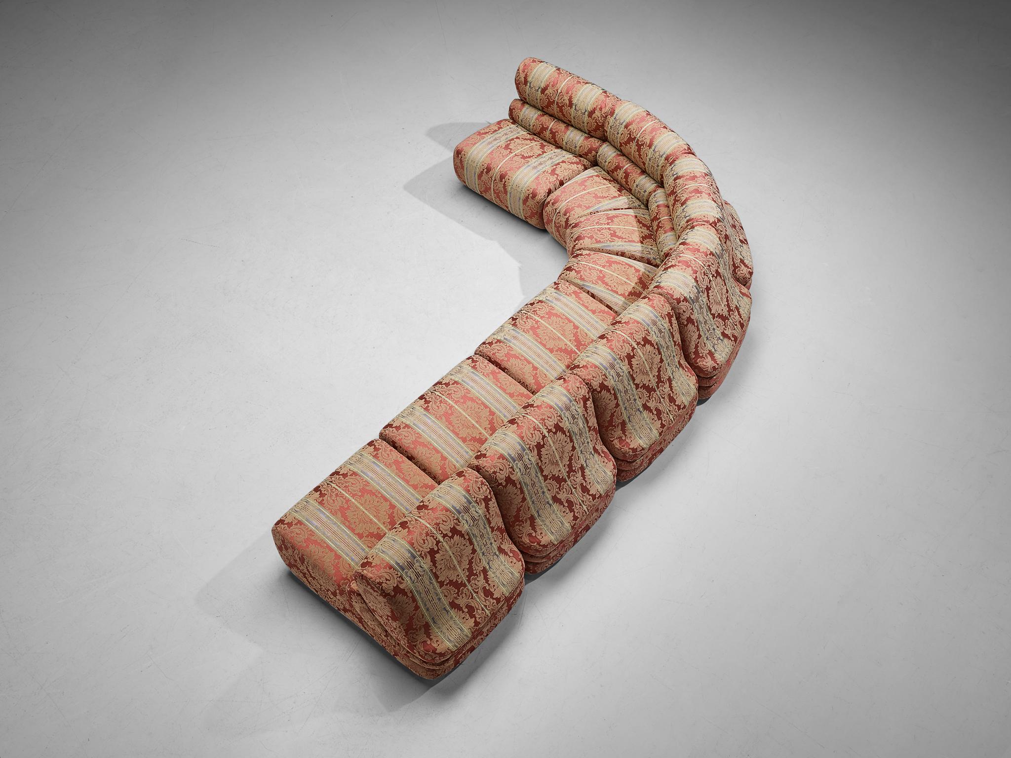 Italian Sectional Sofa in Soft Red Floral Upholstery In Good Condition In Waalwijk, NL