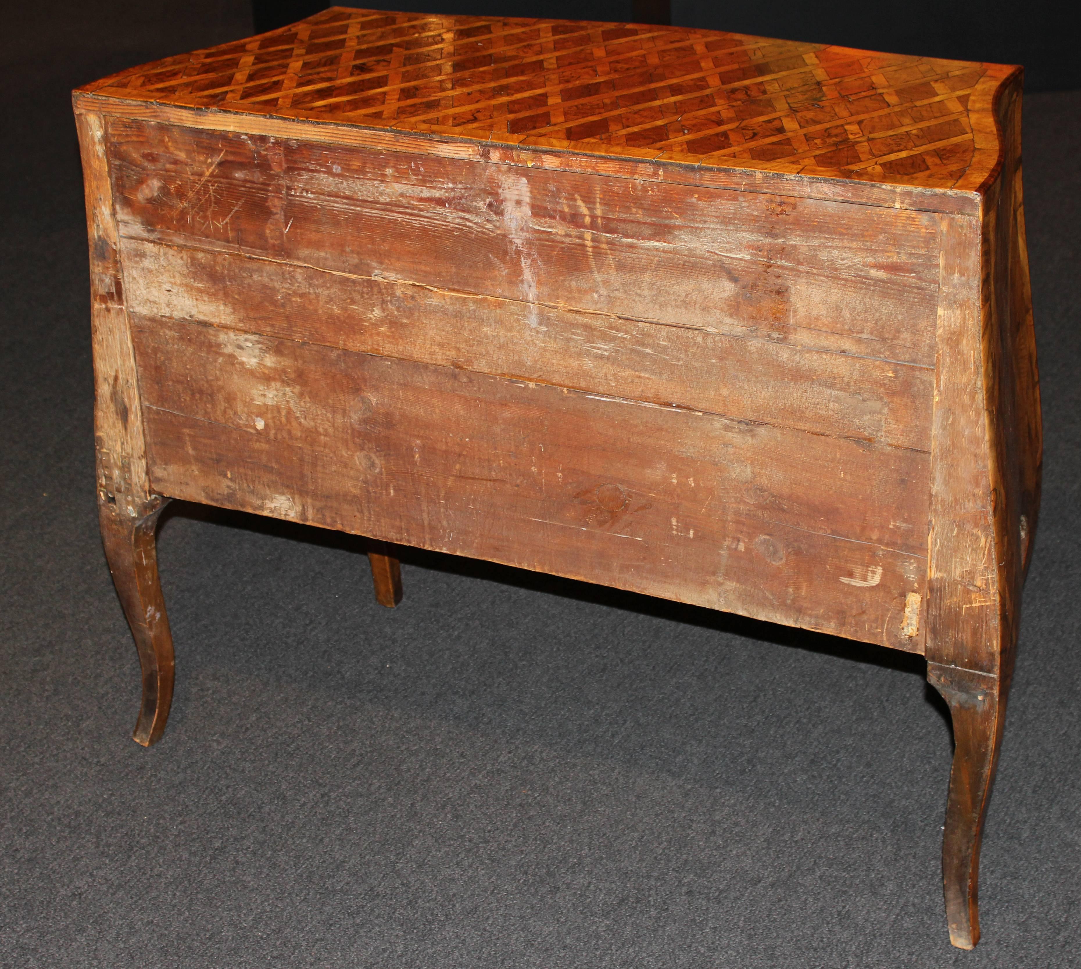 Italian Serpentine Inlaid Two-Drawer Fruitwood Parquetry Commode, circa 1800 7