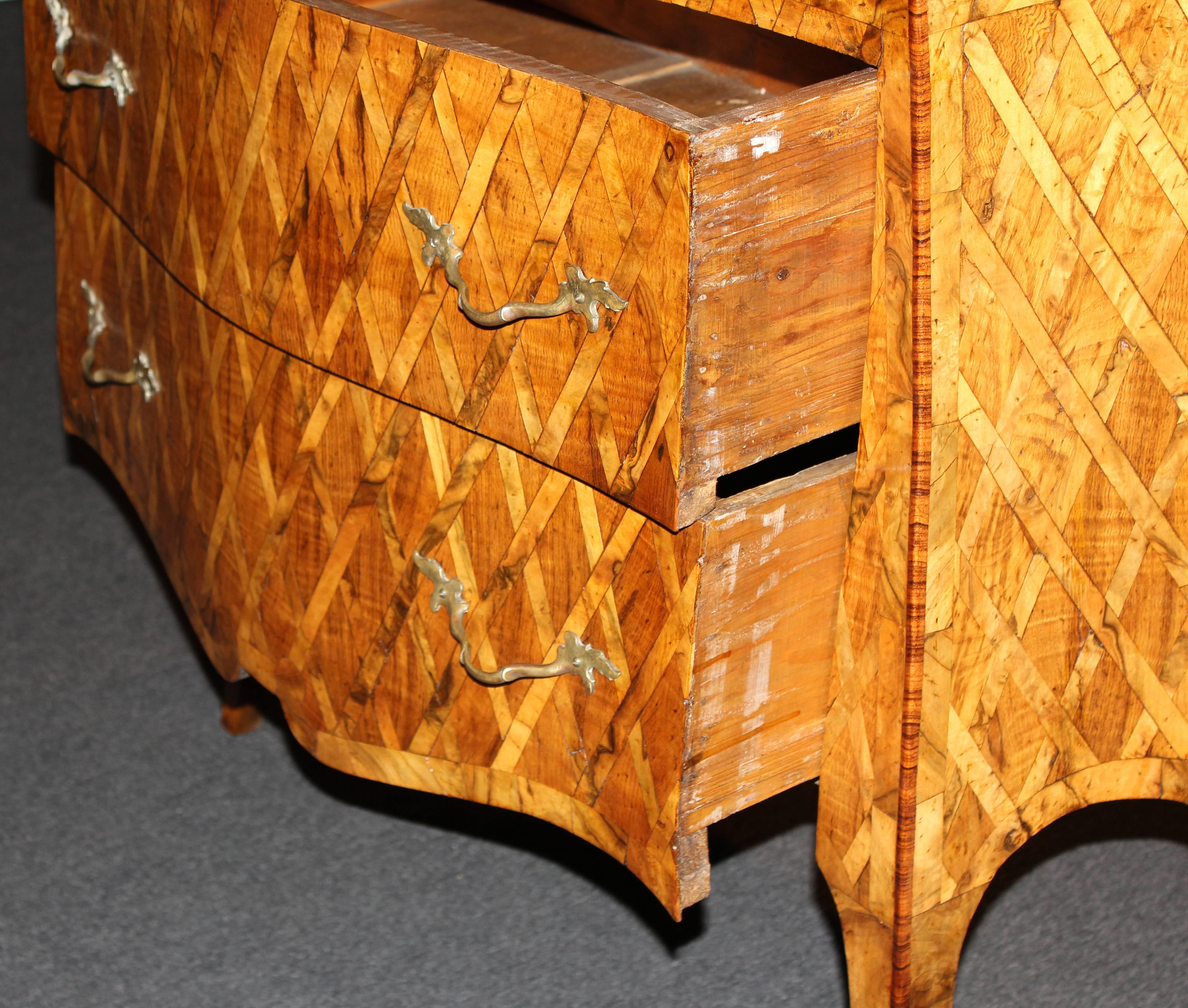 Italian Serpentine Inlaid Two-Drawer Fruitwood Parquetry Commode, circa 1800 4