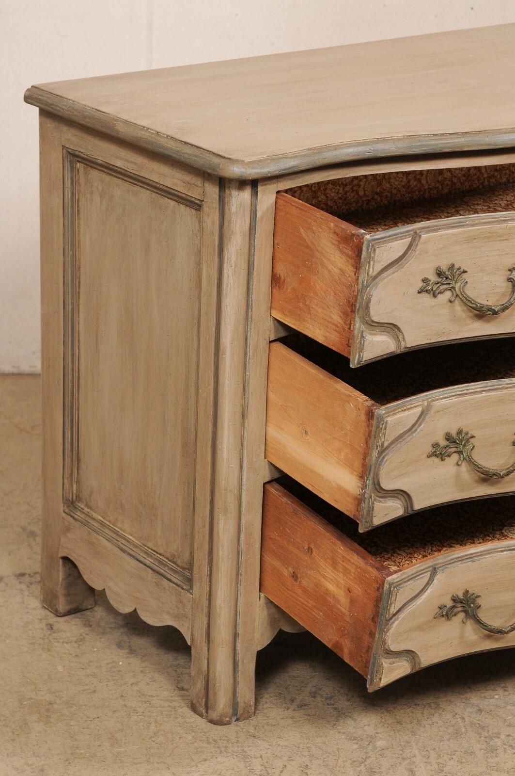 20th Century Italian Serpentine Three-Drawer Wooden Chest w/Scalloped Skirt, Mid 20th C. For Sale
