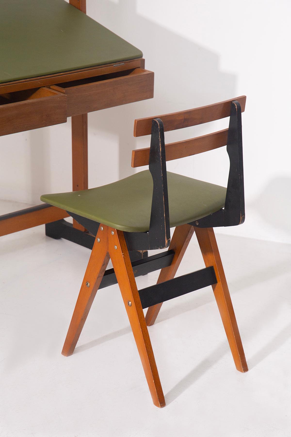 Italian set Adjustable children's desk and chair by Fratelli Reguitti For Sale 4